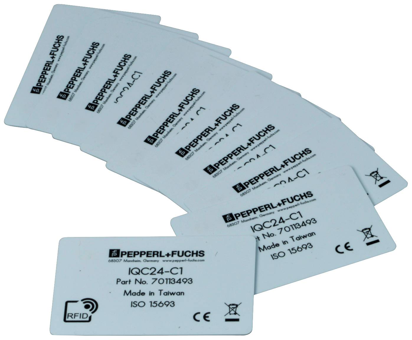 Mehrere weiße Plastik-RFID-Karten von Pepperl+Fuchs, gekennzeichnet mit IQC24-C1, Part No. 70113493, Made in Taiwan, ISO 15693.