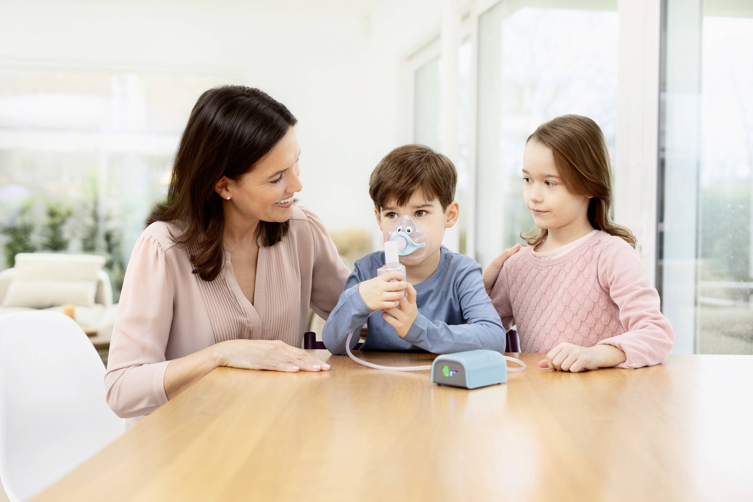 Medisana IN 165 Inhalator mit Nasenstück, mit Inhalationsmaske, mit Mundstück