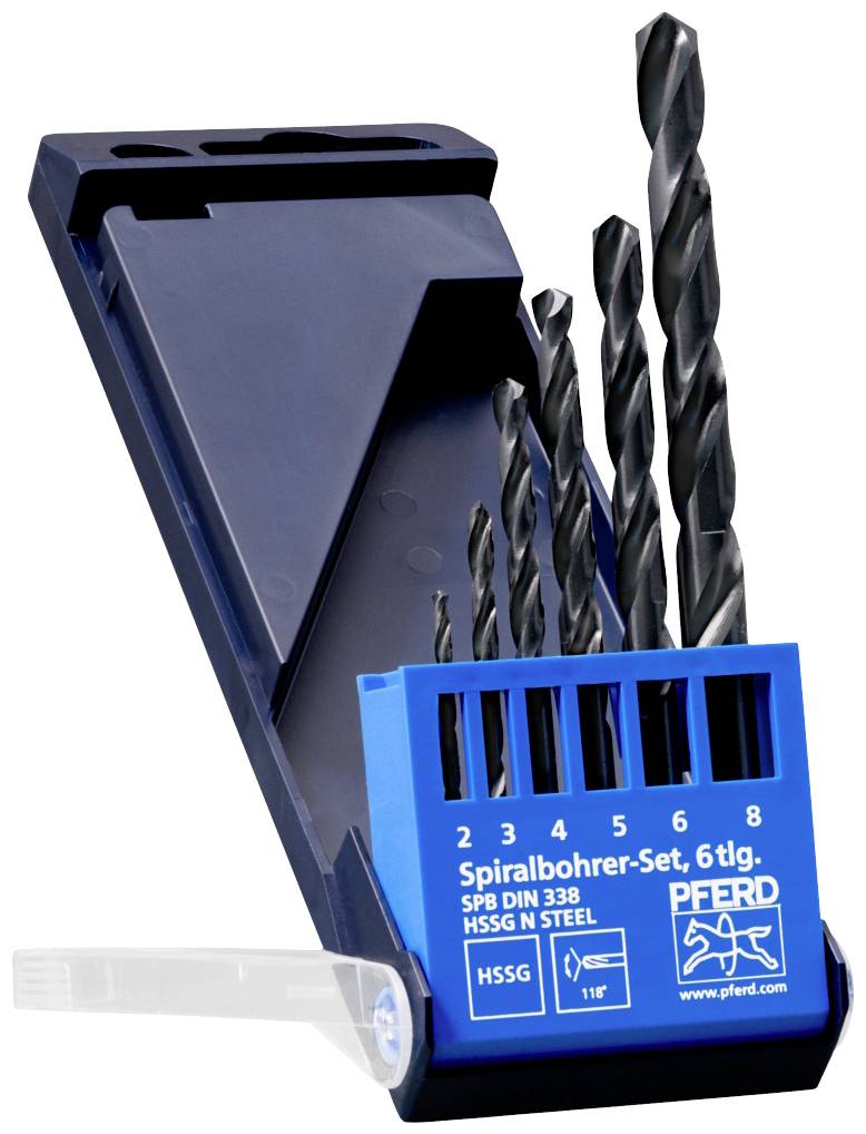 Ein Spiralbohrer-Set mit sechs verschiedenen Bohrern in einem blauen Halter, geeignet für Stahlbearbeitung.
