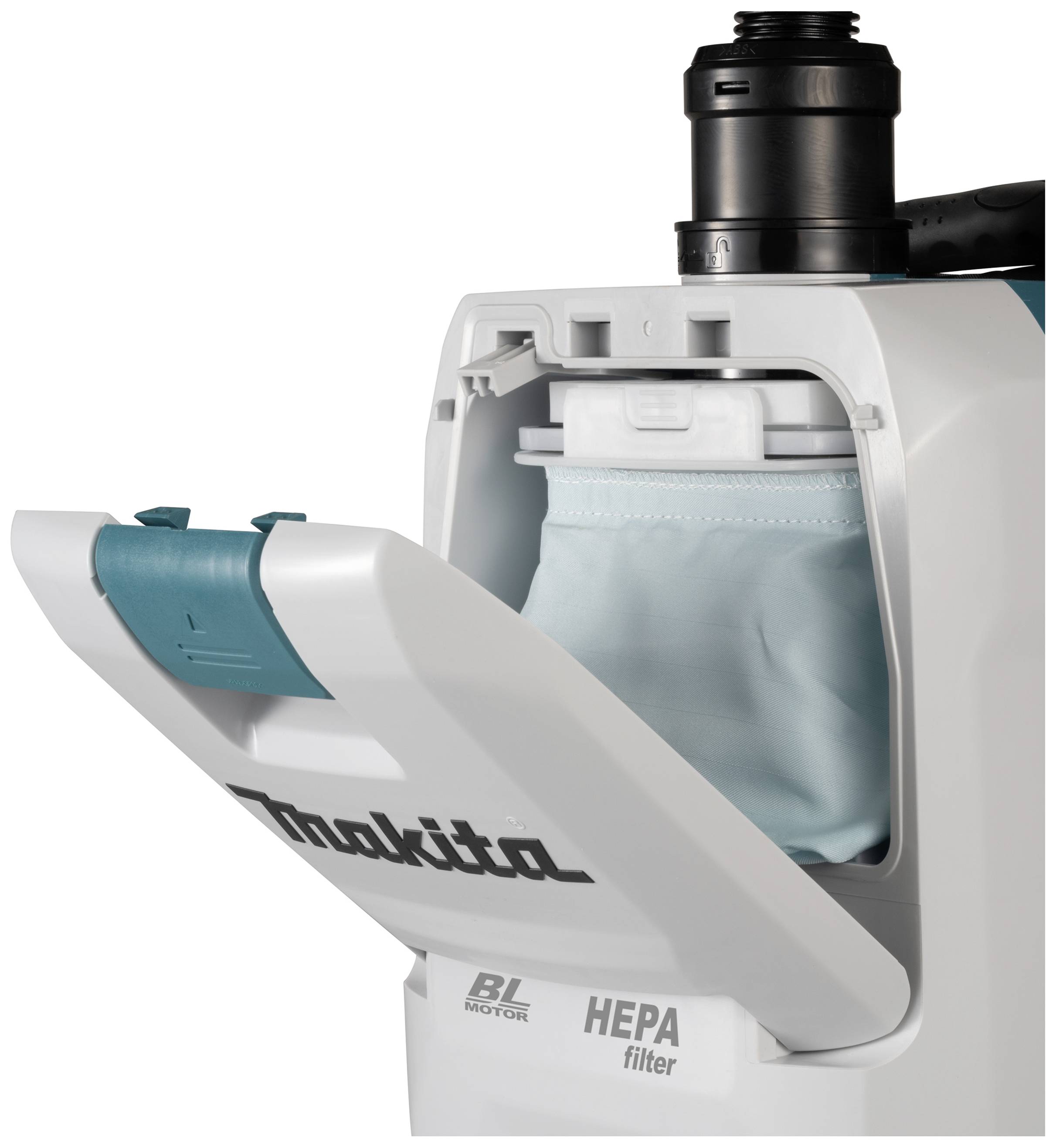 Makita Staubsauger mit offenem Filterfach, zeigt HEPA-Filter im Einsatz.