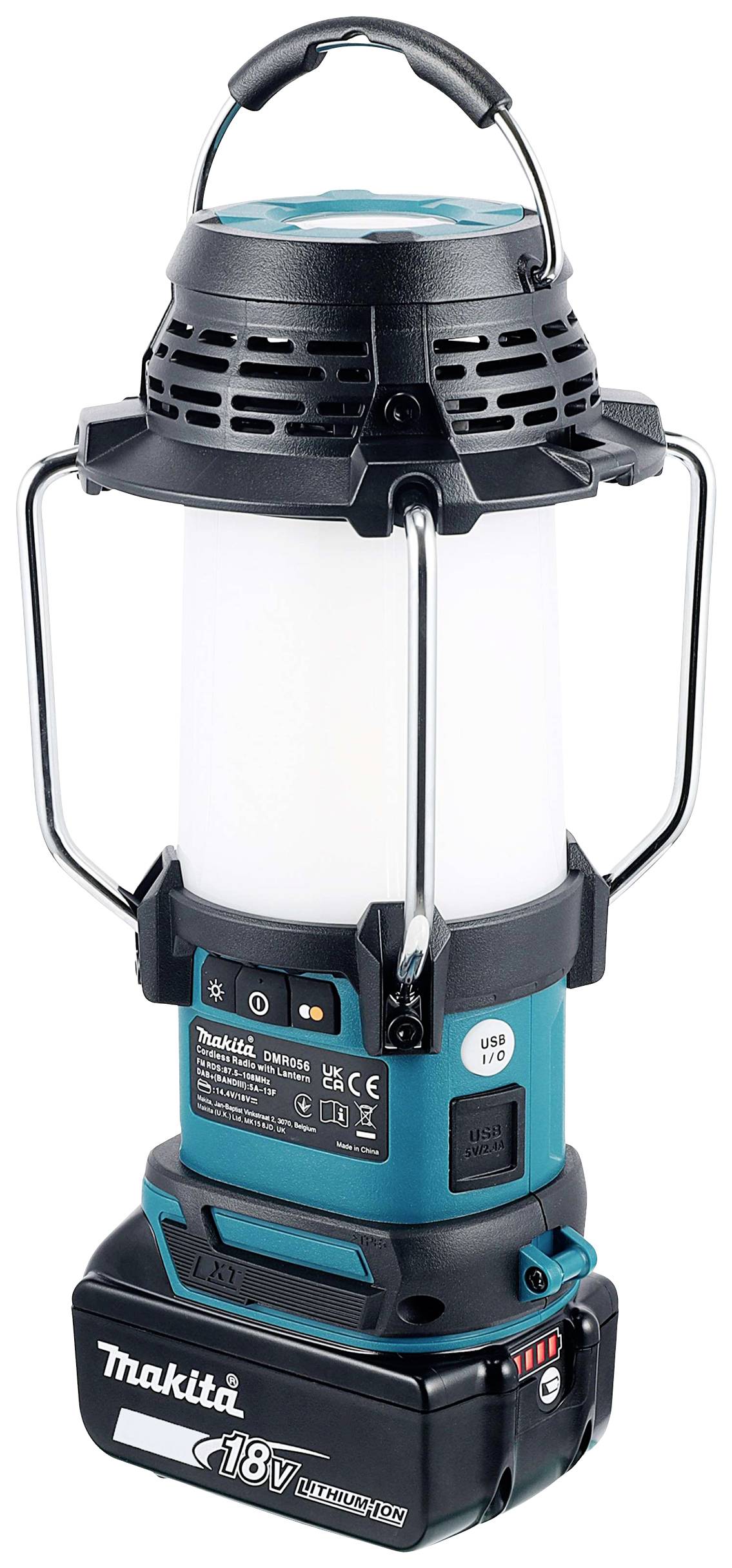 Akkubetriebene LED-Laterne mit Tragegriff und robustem Gehäuse. Makita 18V Li-Ion-Batterie zeigt technische Details und Ladezustand an.