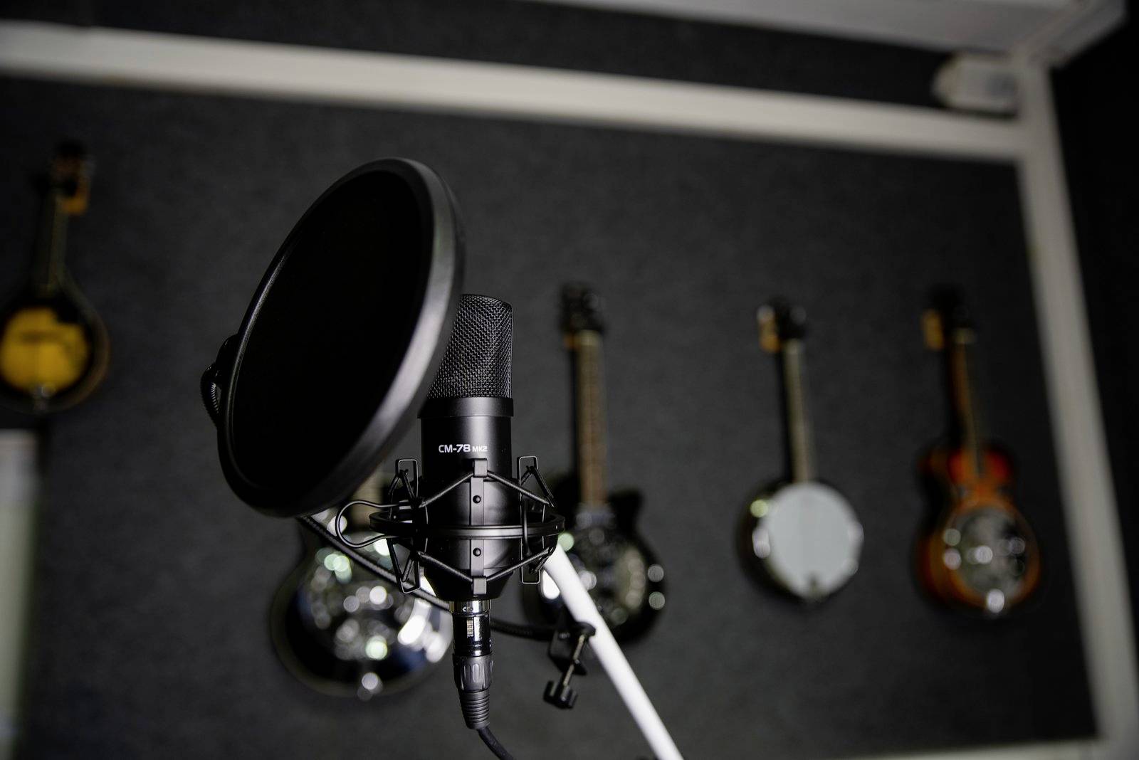 Omnitronic CM-78MK2 Stand Studiomikrofon Übertragungsart (Details):Kabelgebunden inkl. Windschutz XLR Kabelgebunden