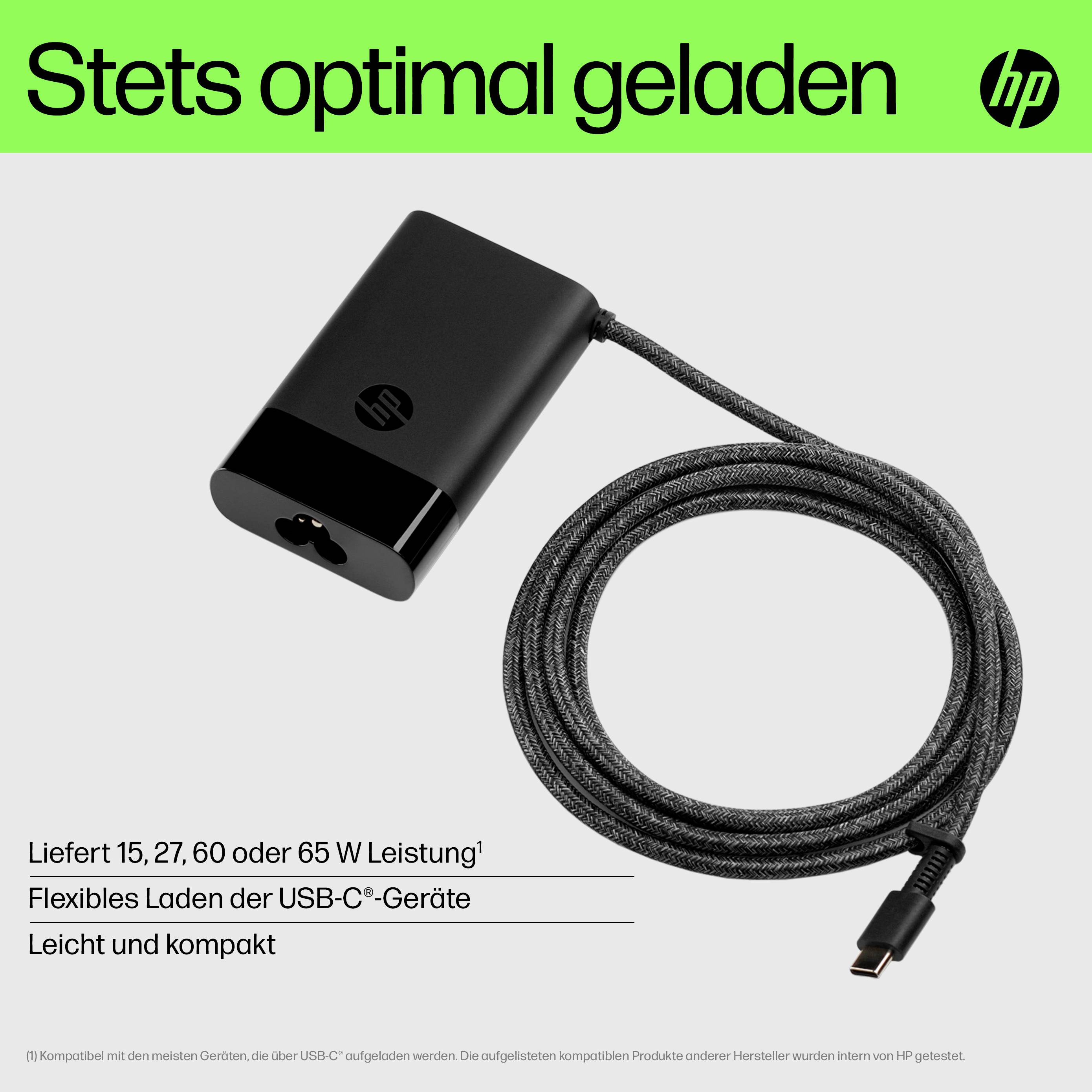 Ein schwarzes HP USB-C-Ladegerät mit Text: 'Stets optimal geladen'. Liefert 15, 27, 60 oder 65 W Leistung. Leicht und kompakt.
