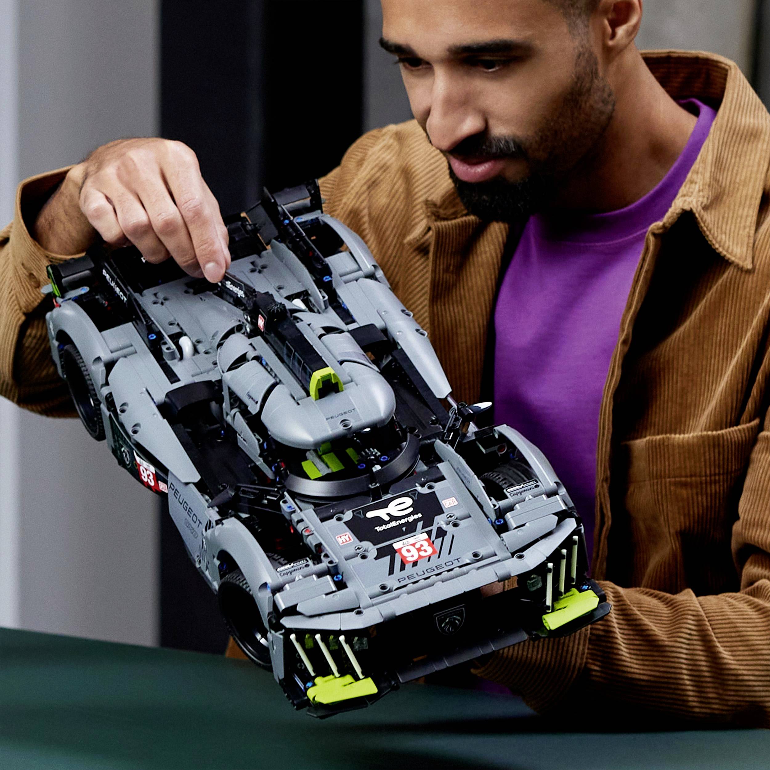 42156 LEGO® TECHNIC PEUGEOT 9X8 24H Le Mans Hybrid Hypercar