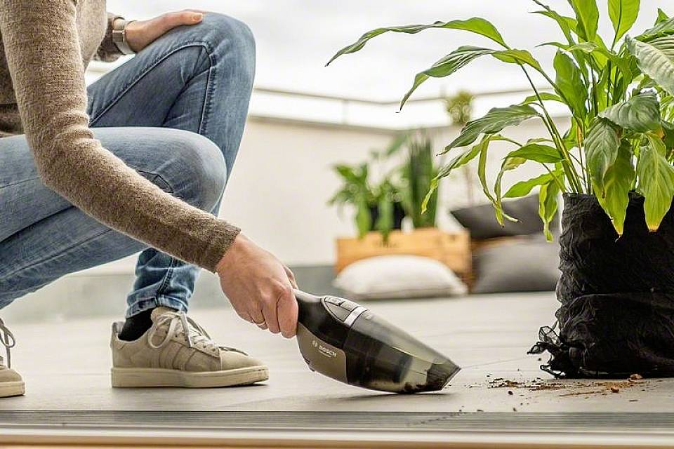 Bosch Home and Garden YOUvac Set B-Ware 06033D7001 Akku-Handstaubsauger 3.6 V Beutellos