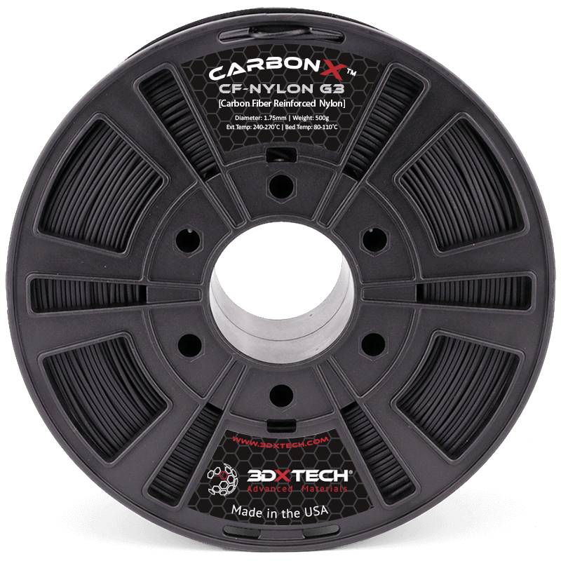 Eine schwarze Filamentrolle mit der Aufschrift 'CarbonX CF-Nylon G3', 'Carbon Fiber Reinforced Nylon', Durchmesser: 1,75mm, Gewicht: 500g.