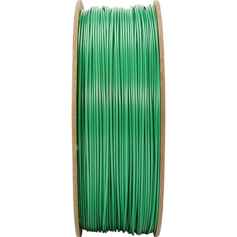 Eine Spule mit grünem Kunststofffilament für 3D-Drucker, stehend und von der Seite sichtbar, vor einem weißen Hintergrund.