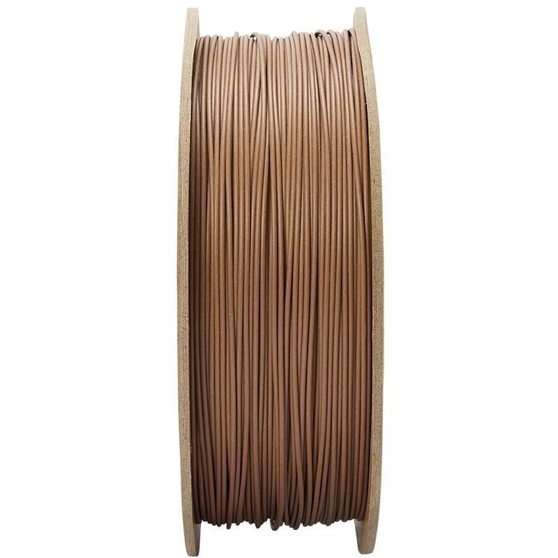 Eine Spule mit braunem Filament, typisch für 3D-Drucker, auf einer Holzspule aufgewickelt, frontal fotografiert.
