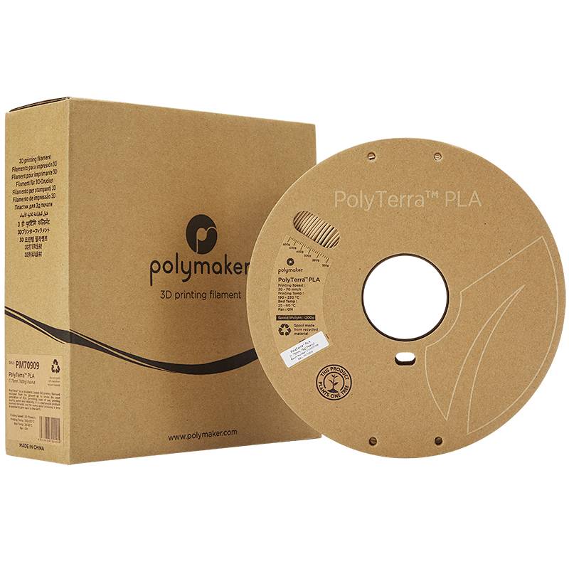 Eine Verpackung und eine Rolle Filament für 3D-Drucker von Polymaker, beschriftet mit 'PolyTerra PLA'. Recyclerbar, umweltfreundlich.