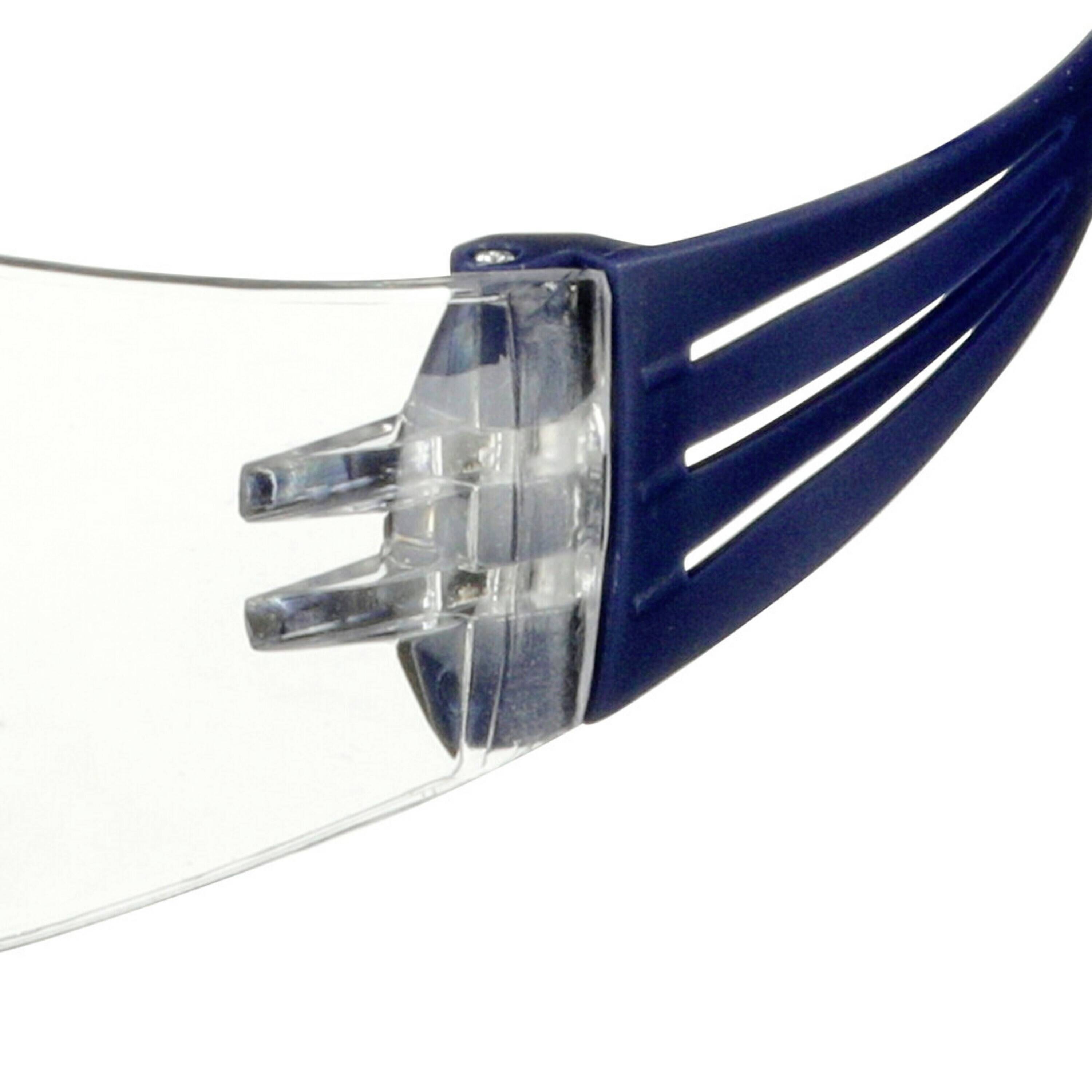 Blaue Schutzbrille mit klarem Visier und verstellbaren Bügeln, geeignet für Augenschutz bei handwerklichen Tätigkeiten.