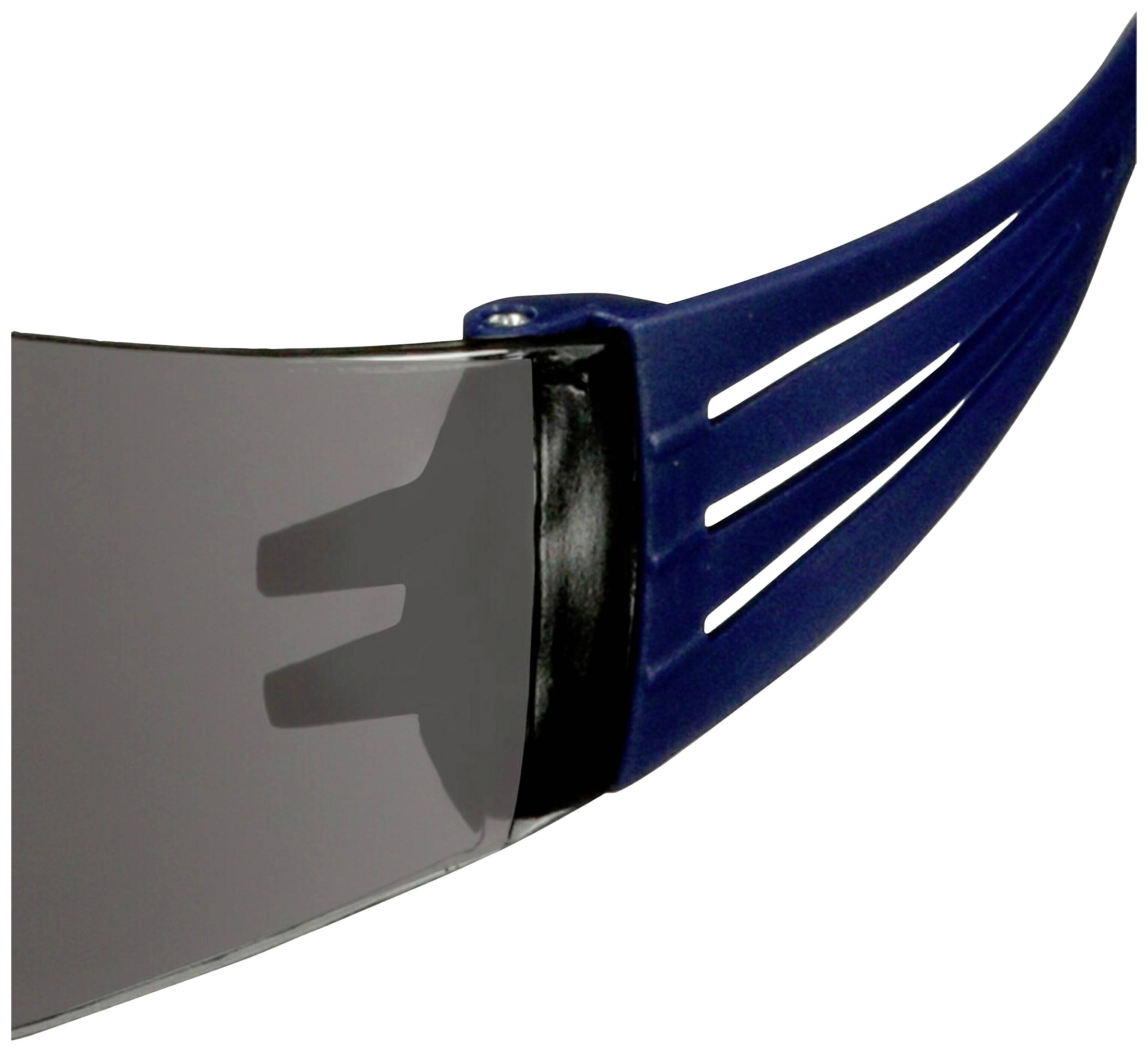3M SecureFit SF102AF-BLU Schutzbrille mit Antibeschlag-Schutz, mit Antikratz-Schutz Blau