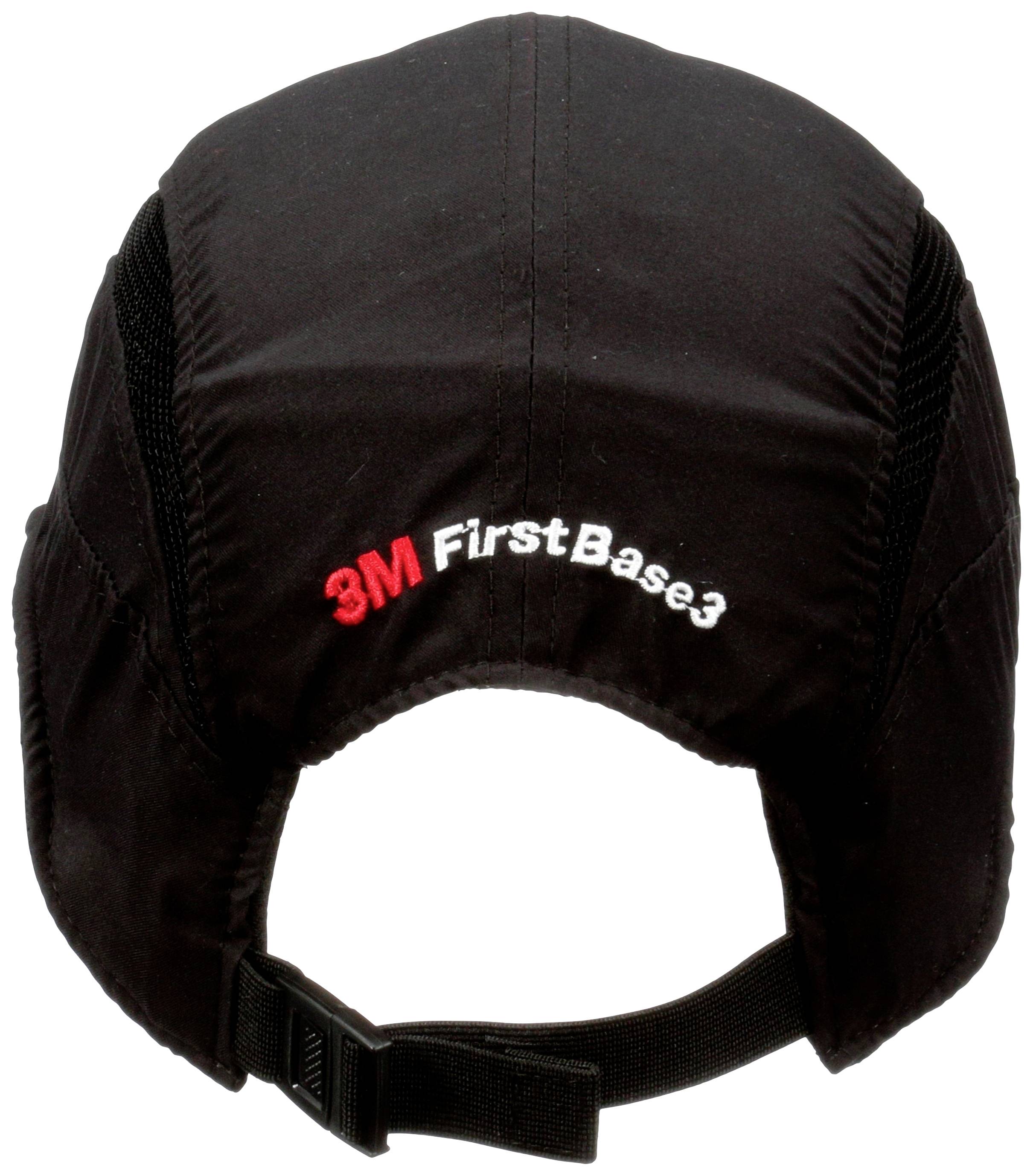 Schwarze Kappe mit rotem '3M FirstBase 3'-Logo auf der Rückseite und verstellbarem Verschluss.