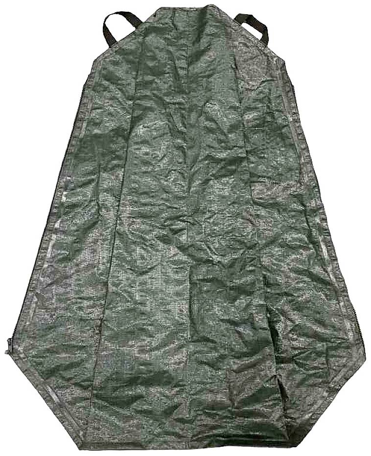 Grüne, rechteckige Plane mit vier Tragegriffen an den Ecken, möglicherweise zum Transport von Gegenständen.