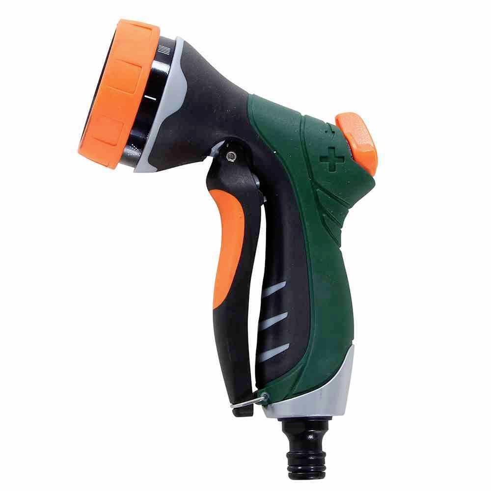 Ein grüner und schwarzer Gartenschlauch-Sprühkopf mit orangen Akzenten und verstellbarer Düse.