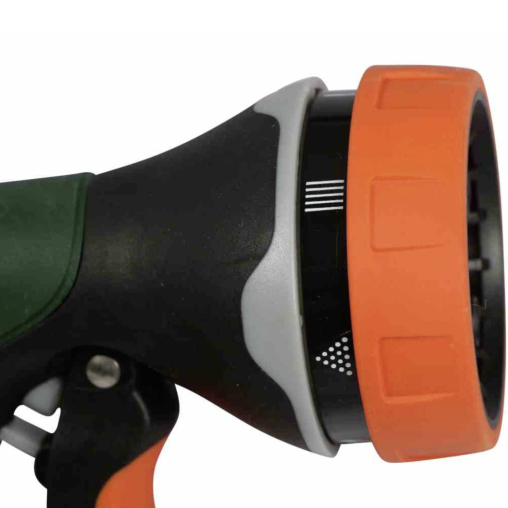 Ein Garten-Wasserschlauch-Sprühkopf mit orangefarbener Düse und schwarzem Griff, zeigt verschiedene Sprühmusteroptionen an der Seite.
