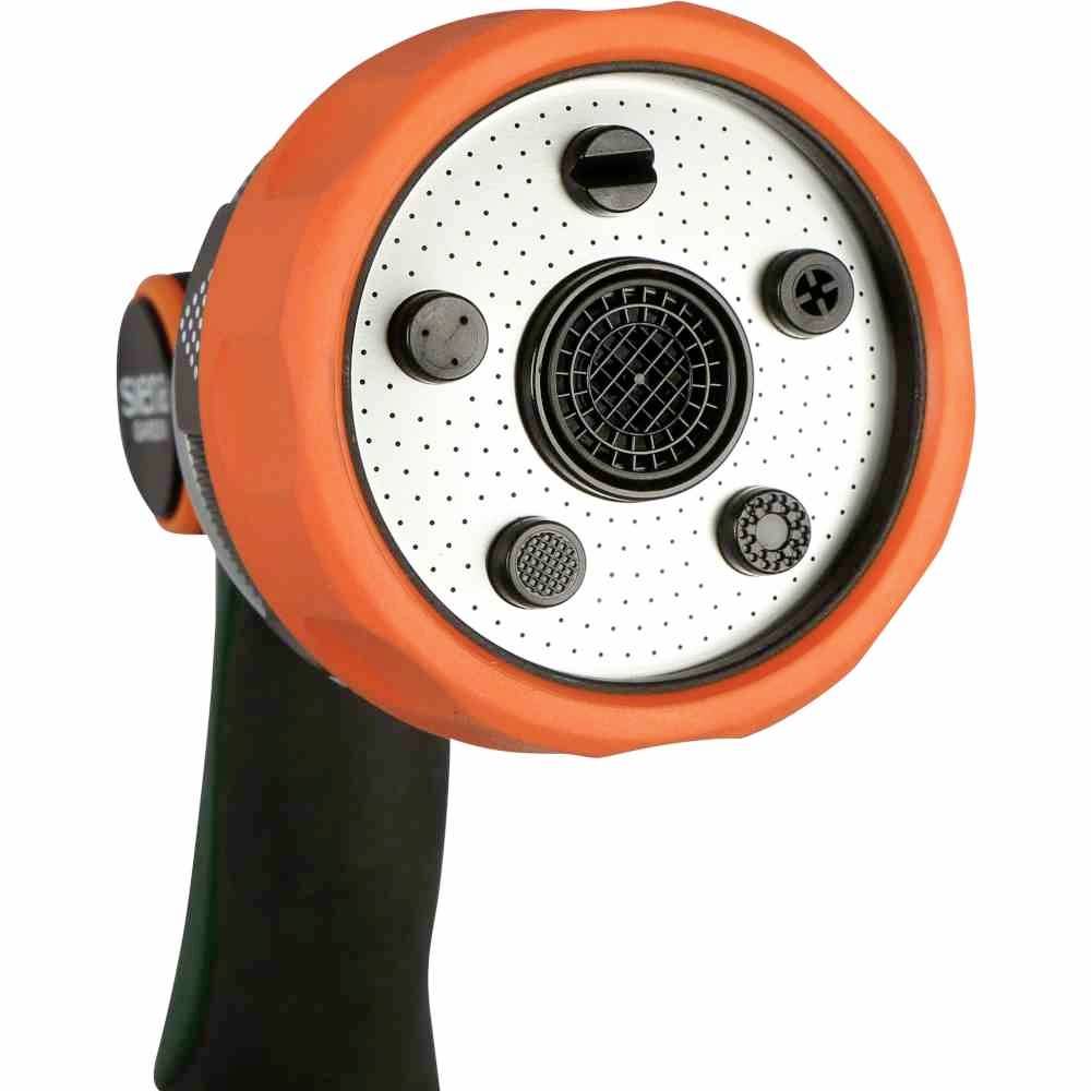 Ein oranges Duschkopf-ähnliches Gerät mit vier einstellbaren Wasserstrahlmustern, um den Wasserfluss für verschiedene Zwecke zu regulieren.