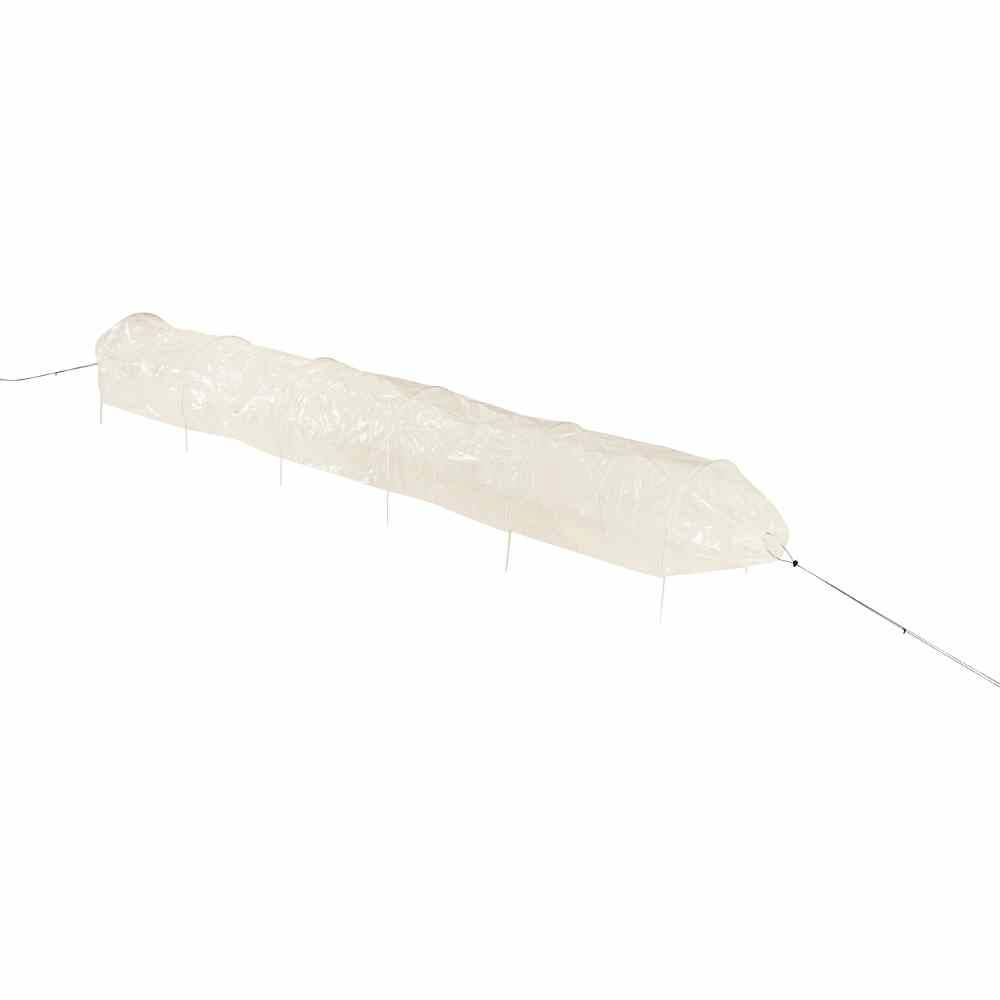 Langes, weißes Kunststoffschlauchsystem, horizontal aufgehängt, an beiden Enden gespannt, für Luft- oder Wassertransport.