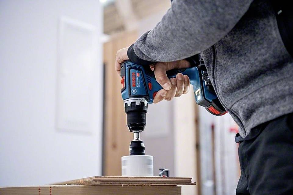 Bosch Professional GSR 18V-90 C 06019K6004 Akku-Bohrschrauber 18V 4.0Ah Li-Ion inkl. 2. Akku, inkl. Ladegerät, inkl. Koffer