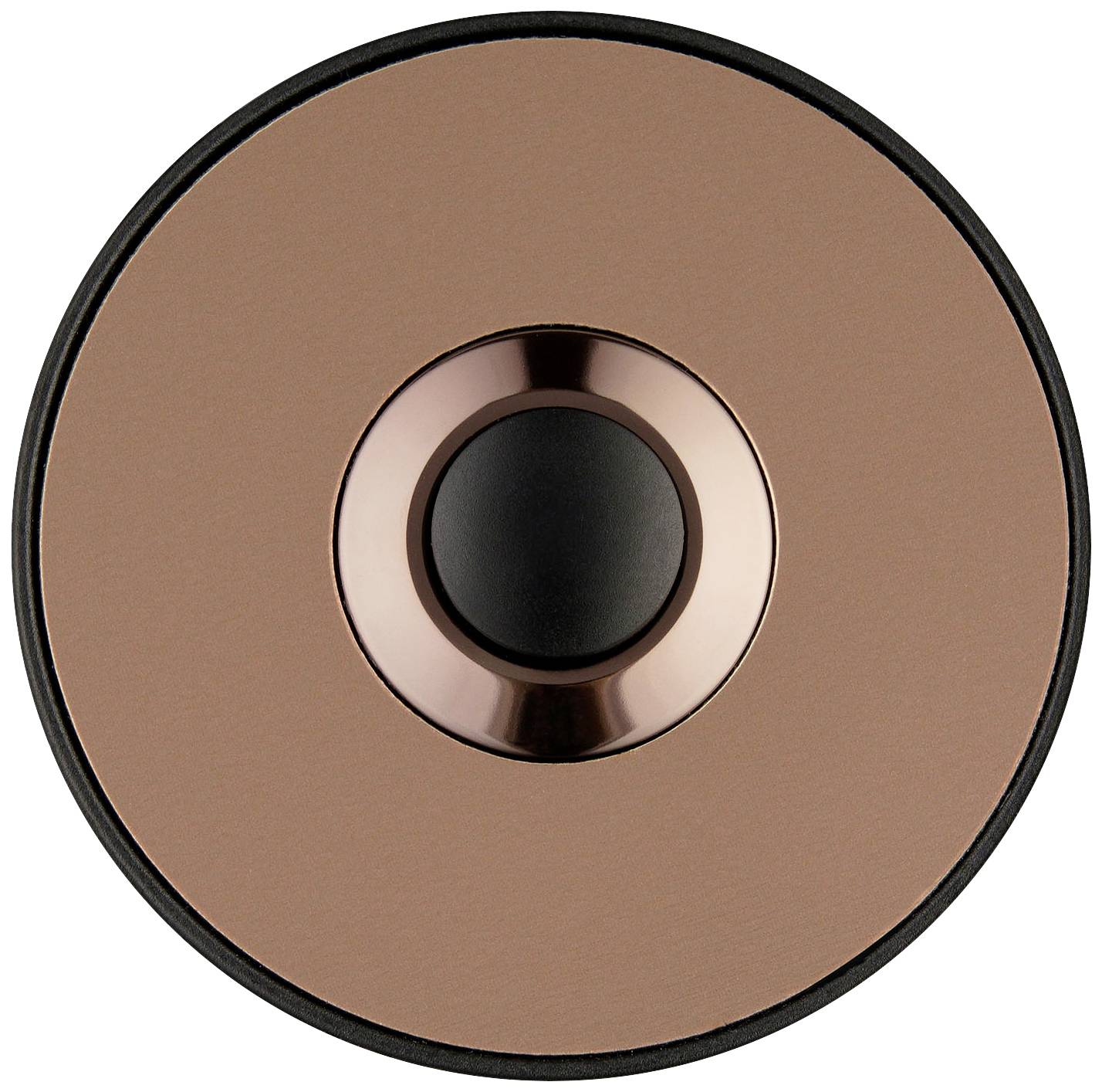 Runde, kupferfarbene Klingeltaste mit schwarzem Knopf in der Mitte.