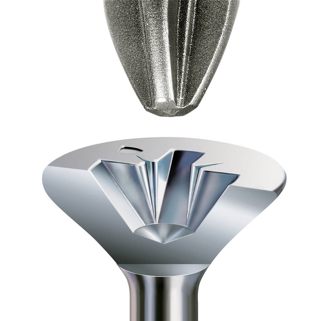 Ein Bohrer und ein Schraubenkopf mit passender Form; zeigt, wie der Bohrer den Schraubenkopf präzise herausdreht.