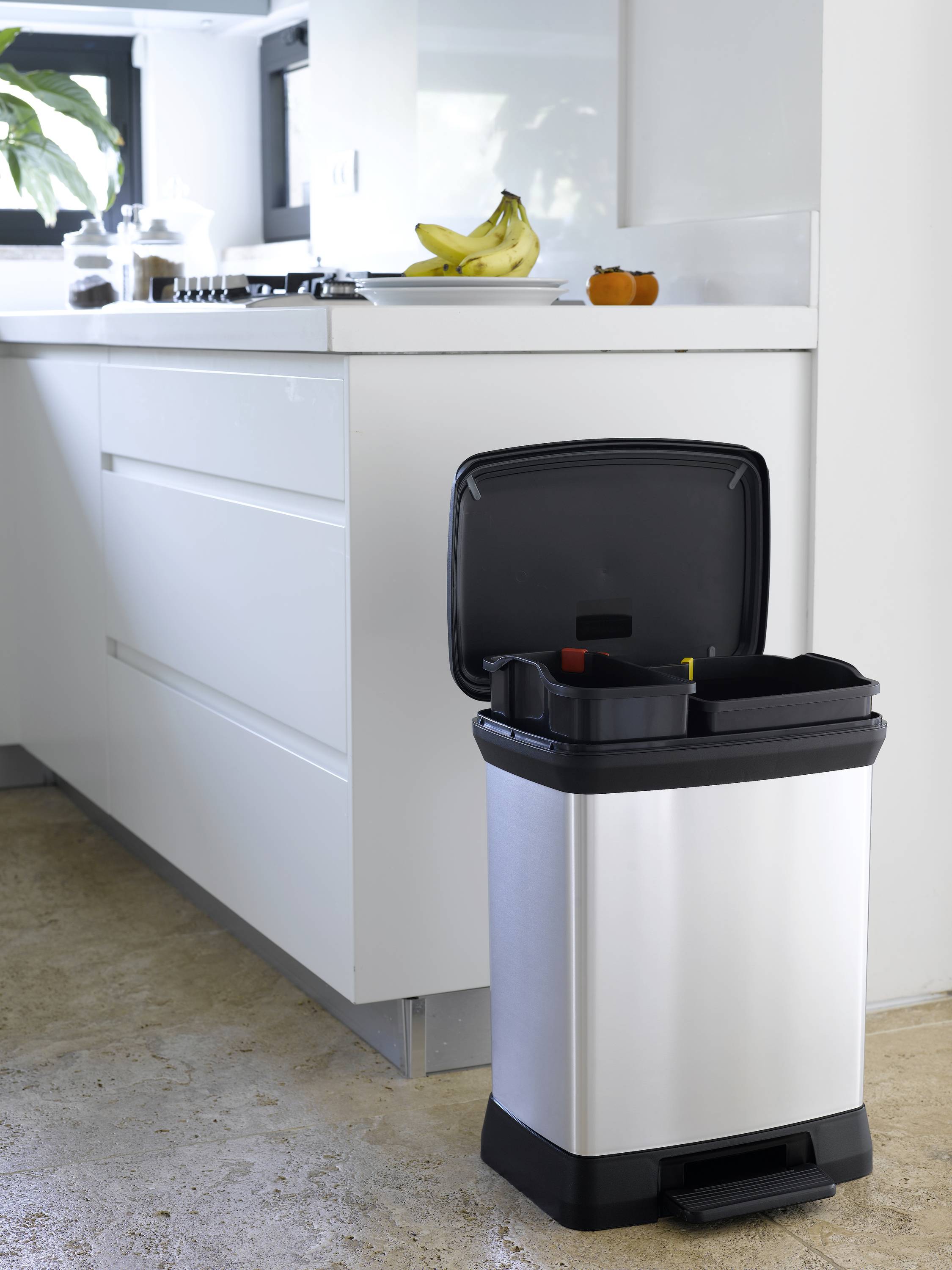 Curver DECO Bin 240638 Mülleimer 30l (B x H x T) 390 x 510 x 290mm Silber, Schwarz 1St.