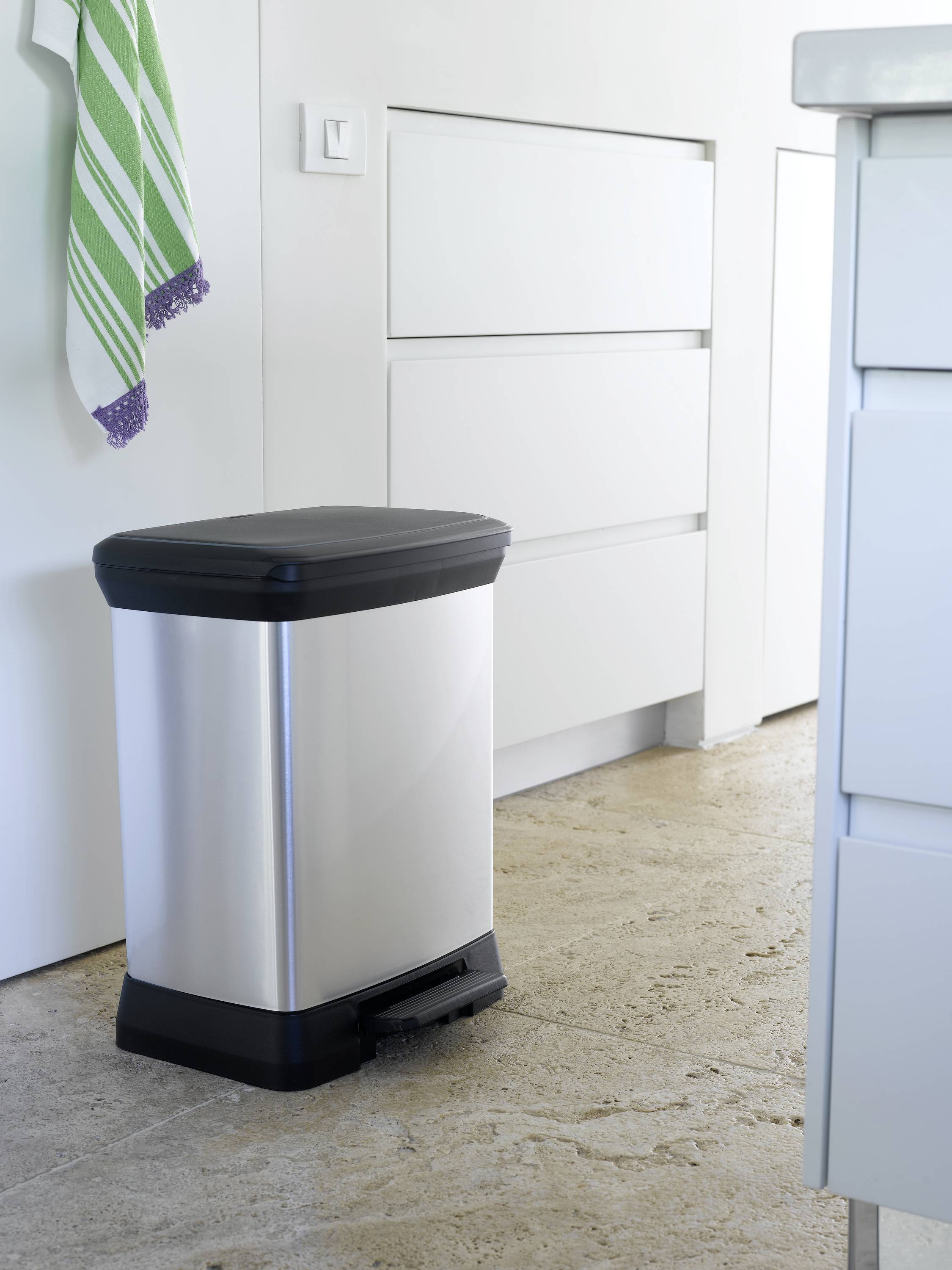 Curver DECO Bin 240642 Mülleimer 30l (B x H x T) 390 x 510 x 290mm Silber, Schwarz 1St.