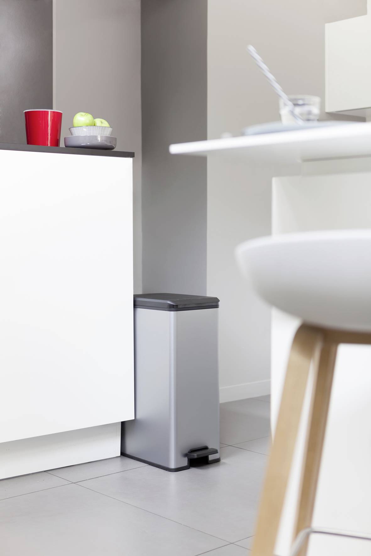 Curver DECO Bin 240640 Mülleimer 40l (B x H x T) 250 x 610 x 420mm Silber, Schwarz 1St.