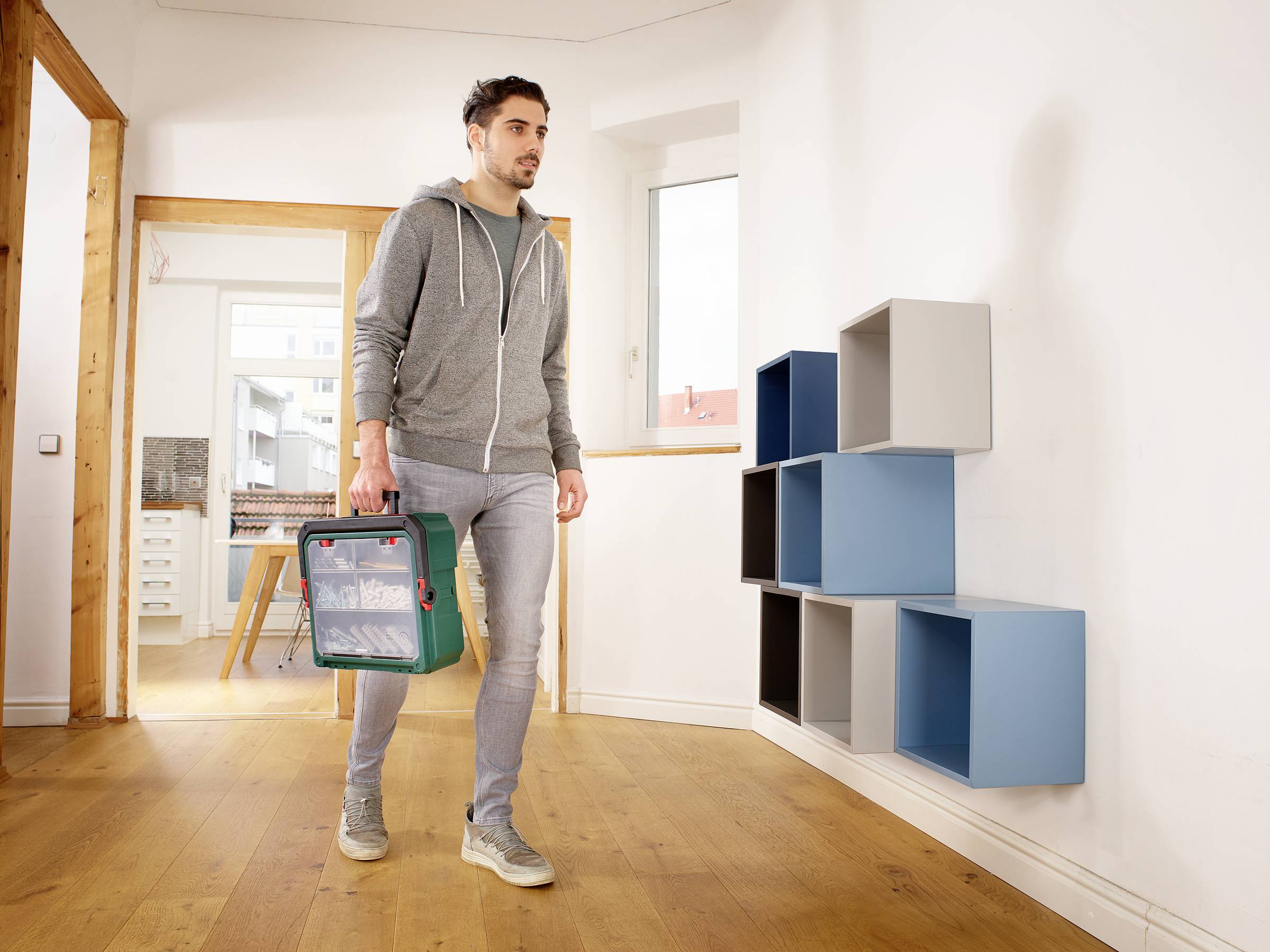 Bosch Home and Garden Universal Impact 18V -Akku-Schlagbohrmaschine inkl. Ladegerät, inkl. Koffer