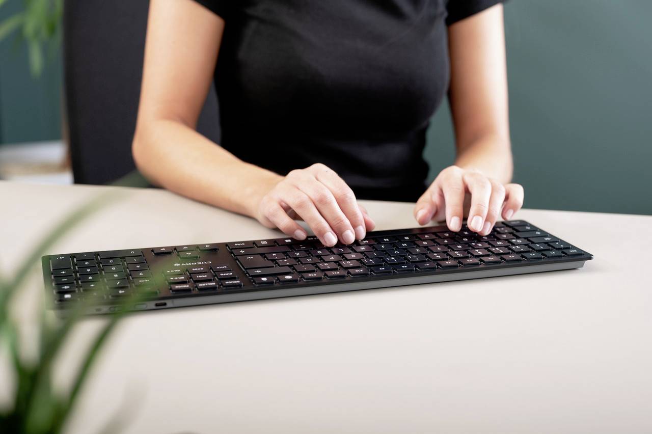 CHERRY KW 9100 SLIM Kabellos Tastatur Deutsch, QWERTZ Schwarz