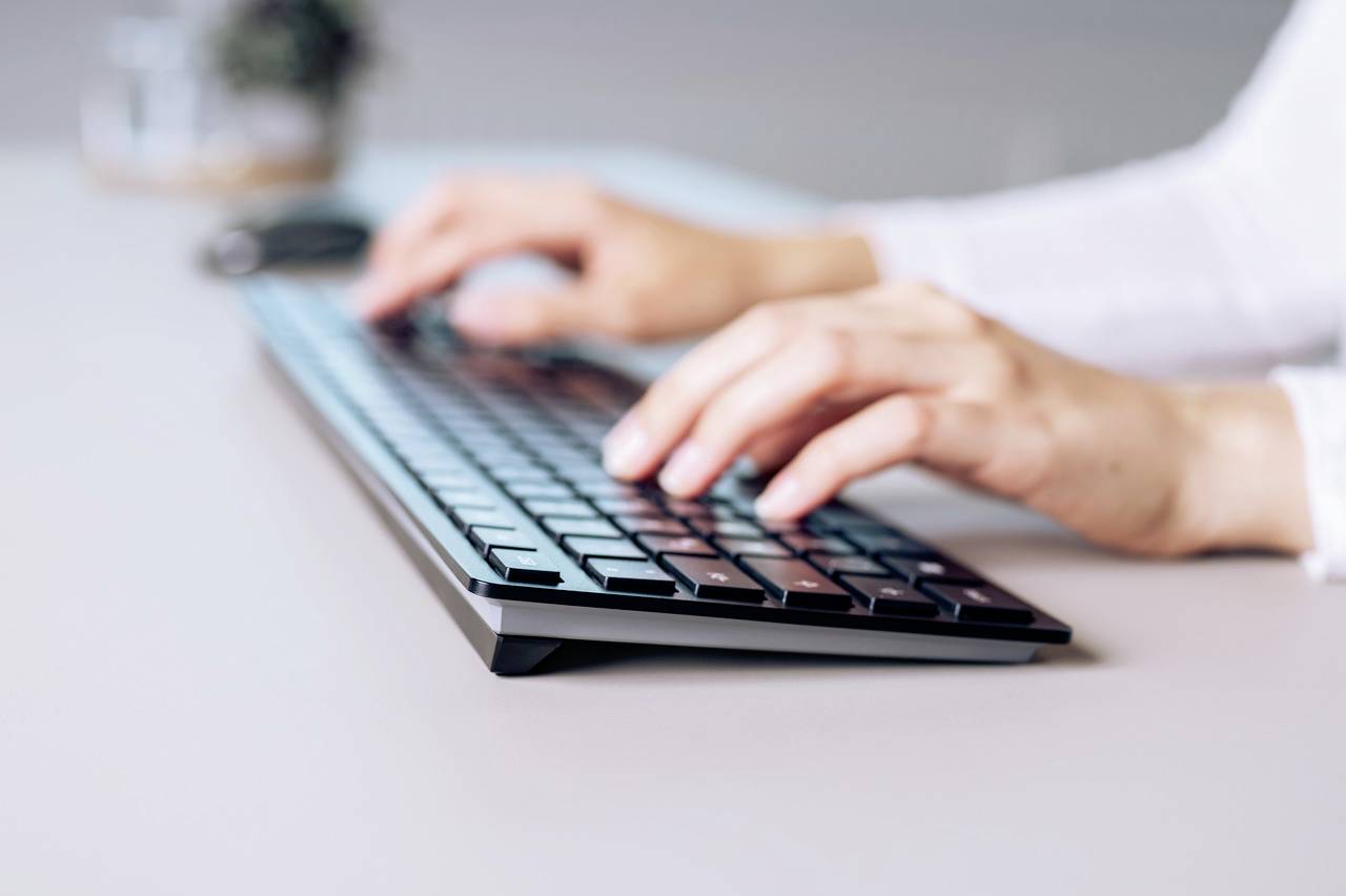 CHERRY KW 9100 SLIM Kabellos Tastatur Deutsch, QWERTZ Schwarz