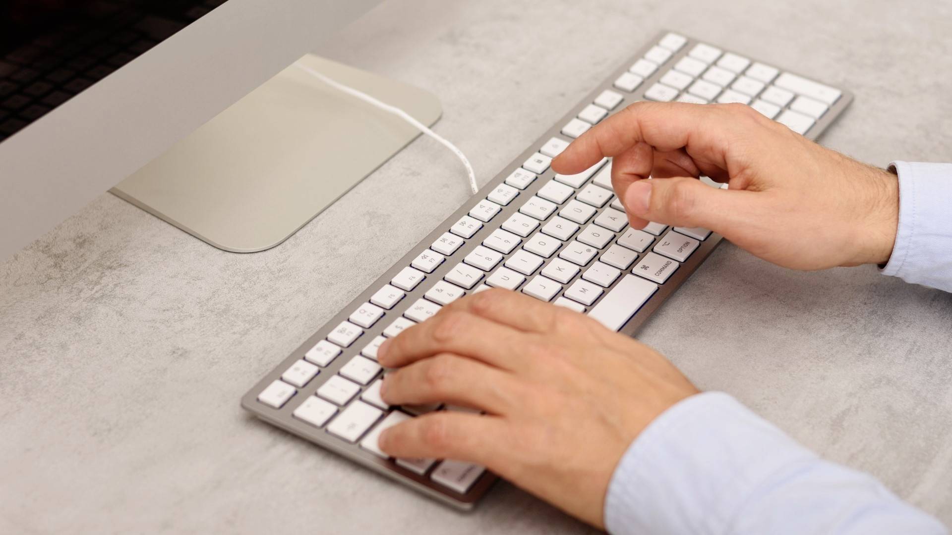 CHERRY KC 6000C FOR MAC Kabelgebunden Tastatur Deutsch, QWERTZ Silber, Weiß