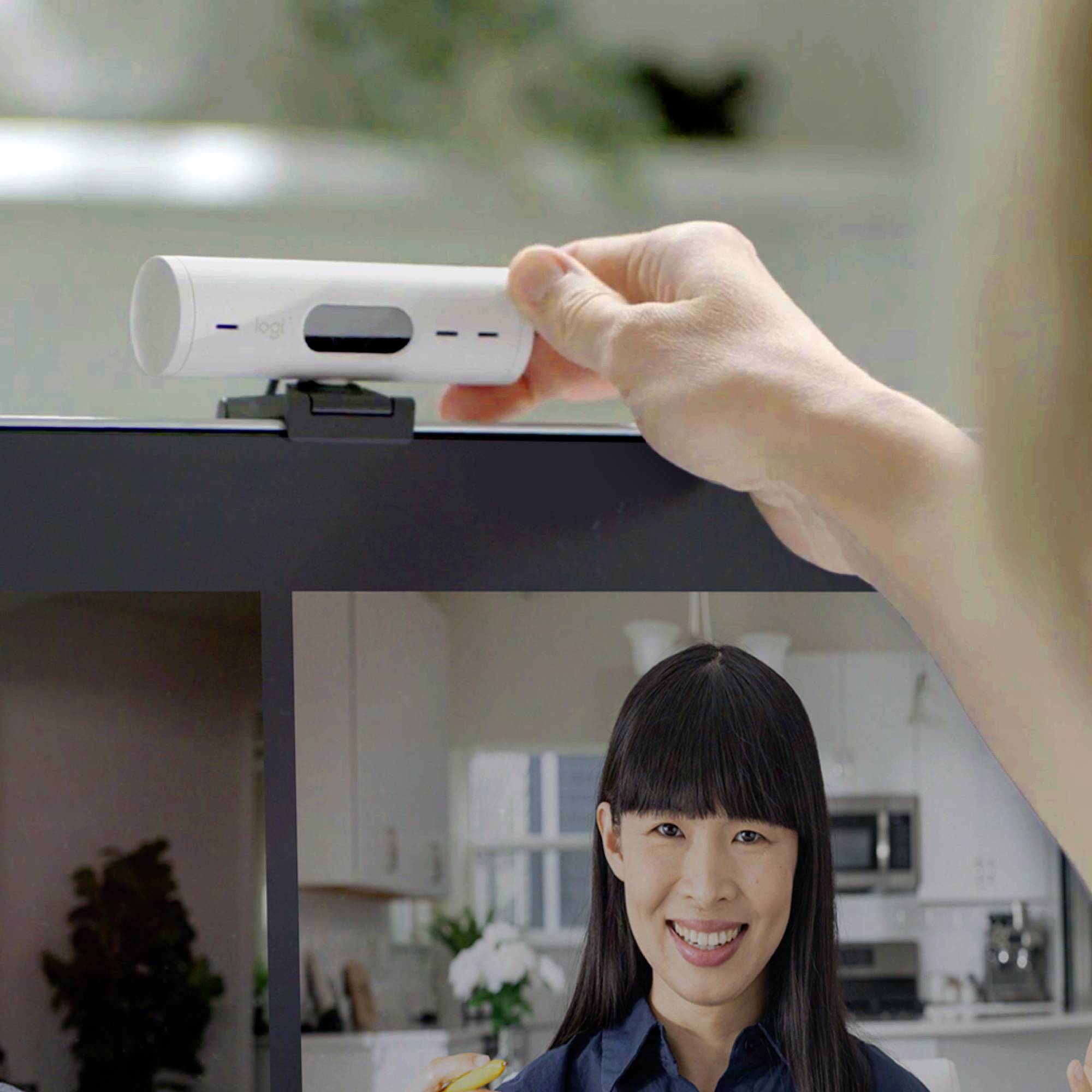 Logitech Brio 500 Full HD-Webcam Klemm-Halterung, Stereo-Mikrofon, Integrierte Abdeckblende