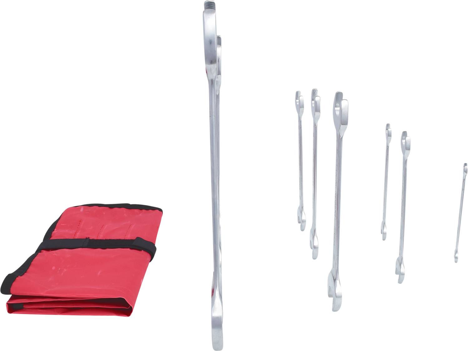 Ein Satz Schraubenschlüssel neben einer roten Werkzeugtasche, die zusammengeklappt ist. Die Schlüssel sind in verschiedenen Größen.