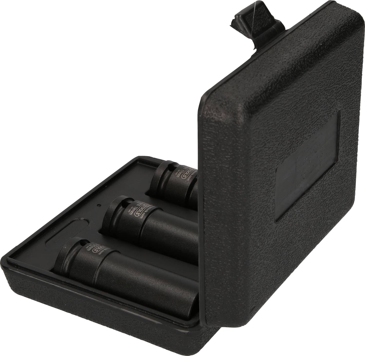 Ein offenes schwarzes Etui mit drei schwarzen Steckschlüsseleinsätzen, angeordnet nebeneinander in einem schützenden Gehäuse.