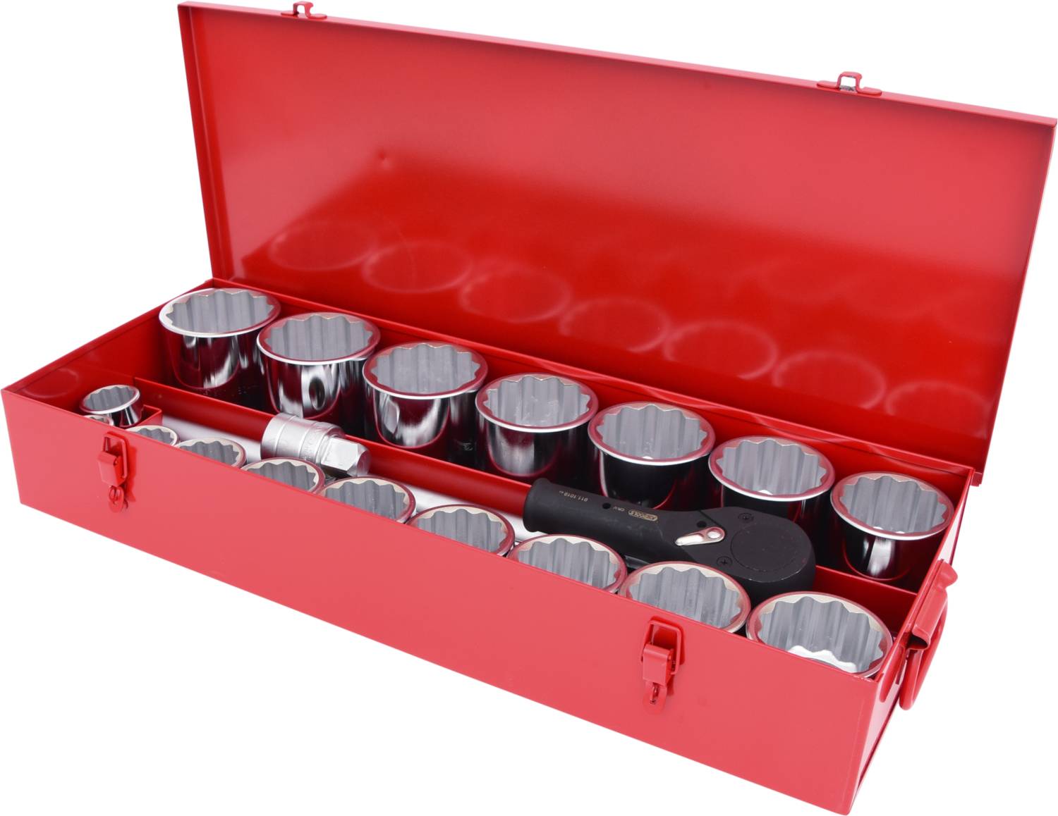 Ein roter Metallkasten mit offenem Deckel enthält mehrere runde Metallformen und Werkzeuge, die gleichmäßig angeordnet sind.