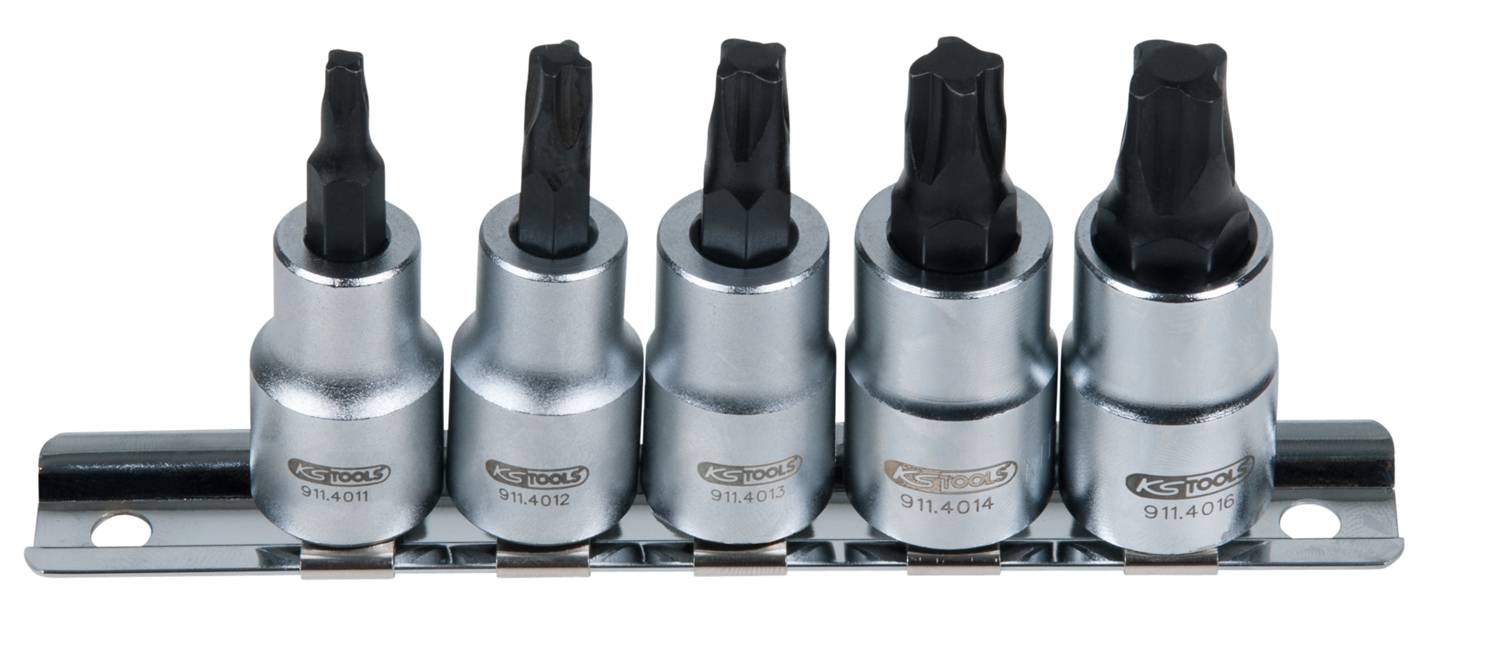 Fünf schwarze Schraubendreher-Bits in metallischen Haltern auf einer Halterung nebeneinander angeordnet, für verschiedene Schraubgrößen.