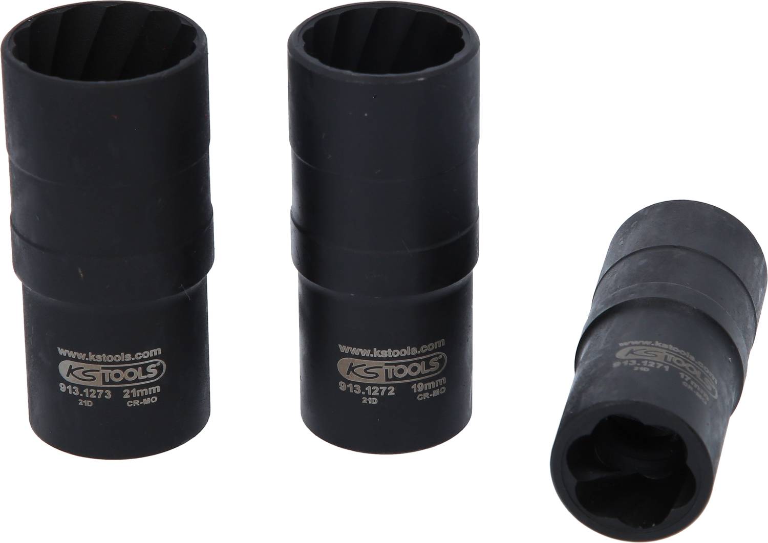 Drei schwarze Stecknüsse, zwei aufrecht, eine liegend, mit Aufschrift 'KS Tools'. Größenangaben: 21 mm und 19 mm.