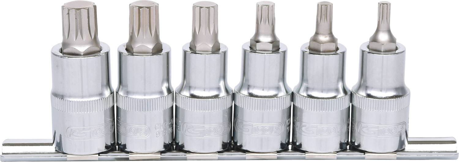 Sechsteiliges Steckschlüssel-Set mit Torx-Einsätzen, aufgereiht in einer Halterung. Verschiedene Größen von T15 bis T30.