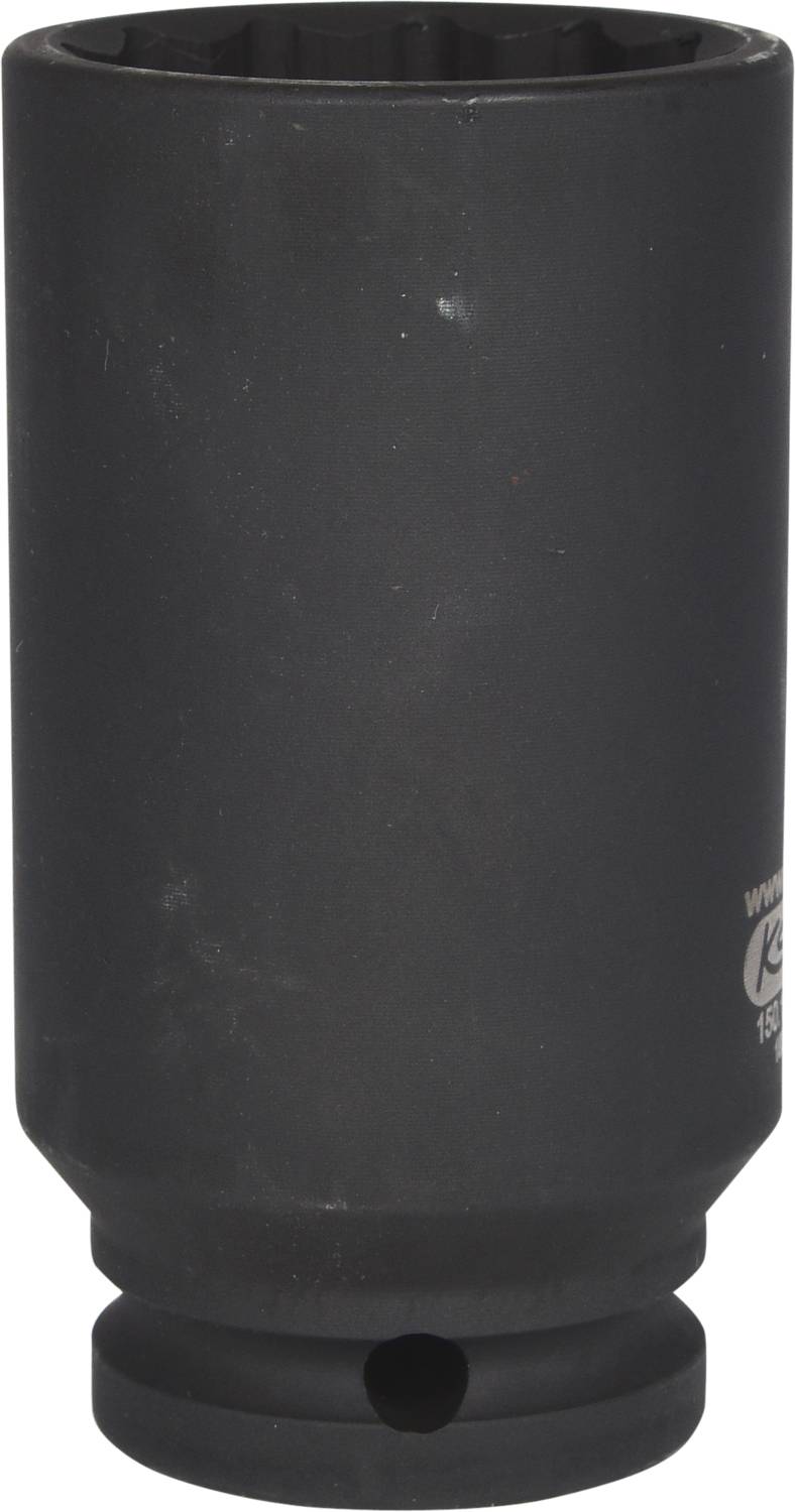 Eine schwarze Stecknuss, zylindrisch und robust, aus Metall gefertigt, wahrscheinlich für den Einsatz mit einem Schraubenschlüssel geeignet.