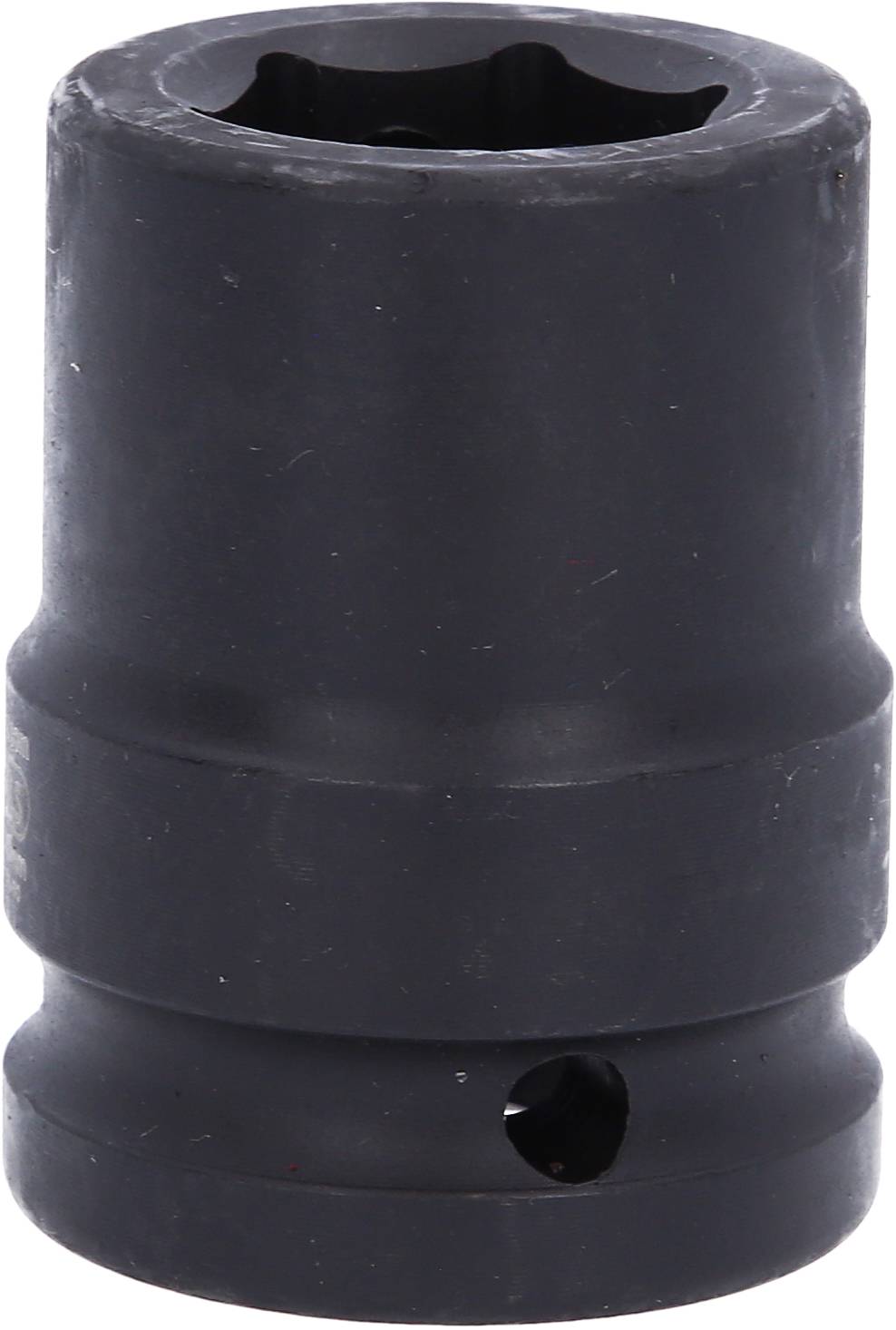 Eine schwarze Stecknuss, zylindrisch geformt, mit einem Innenvierkant zur Befestigung an einem Werkzeug, zur Anwendung bei Schraubarbeiten.