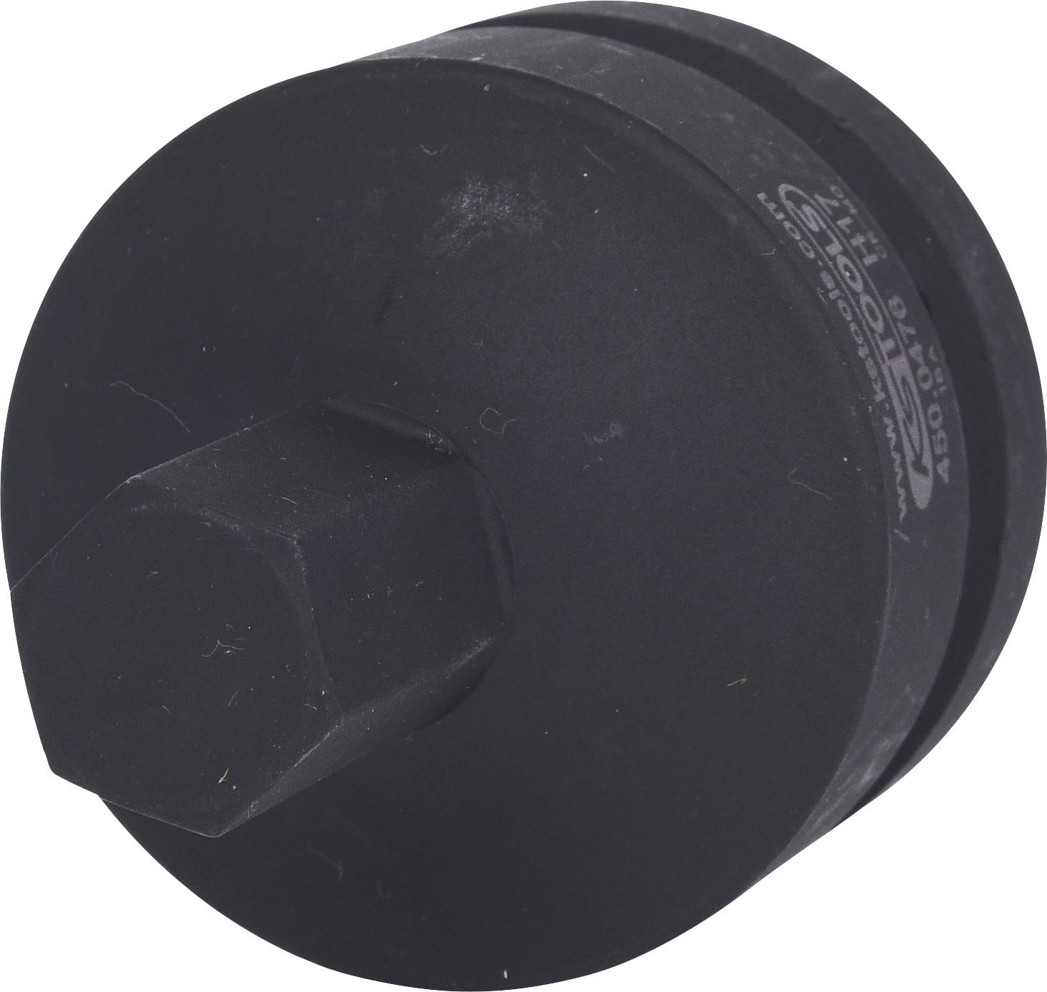 Schwarzes Sechskant-Werkzeugstück, vermutlich für mechanische Anwendungen. Hauptsächlich zylindrische Form mit abgeschrägten Kanten.