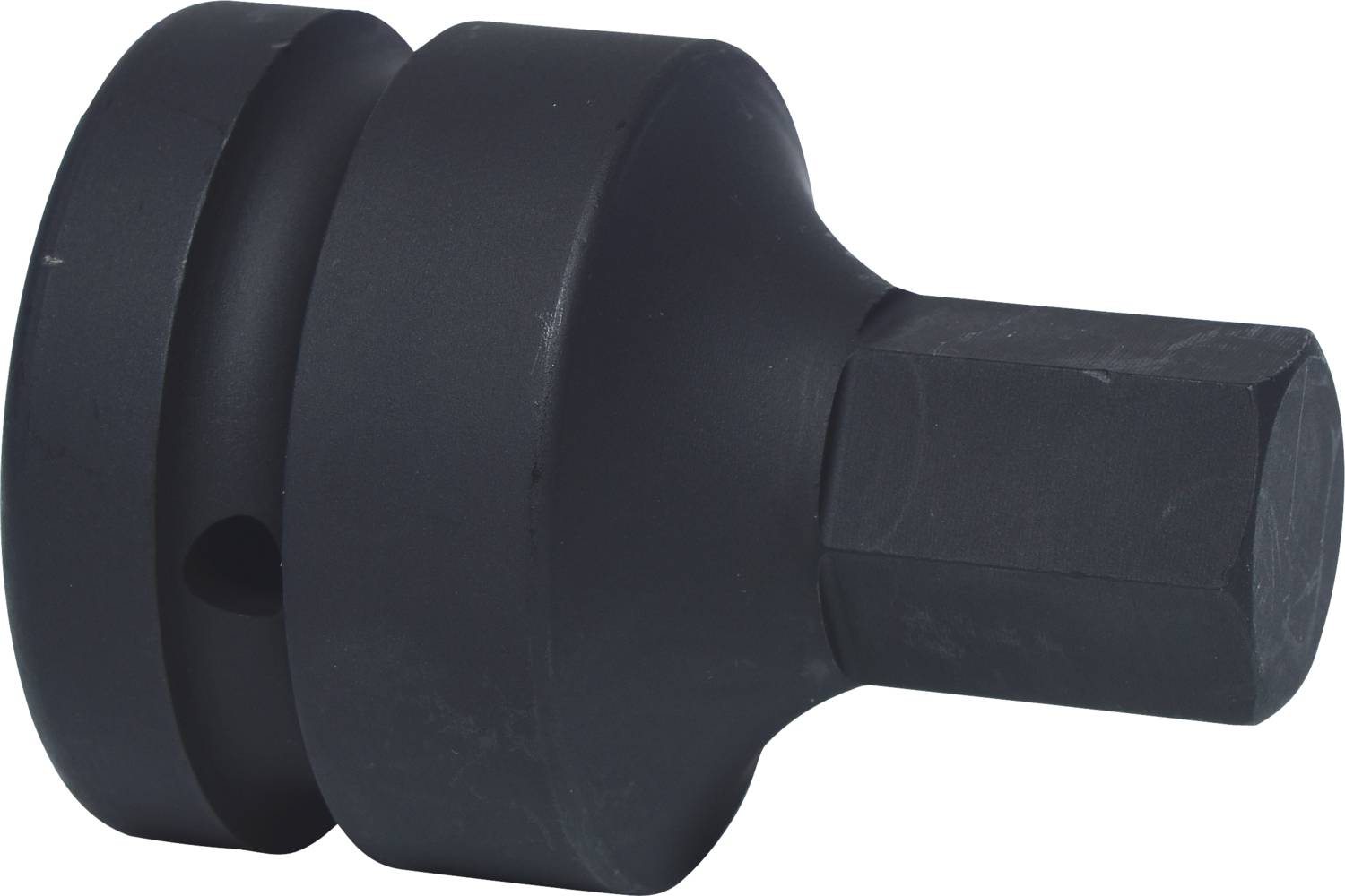 Ein schwarz beschichteter Metalladapter mit quadratischem Ende, möglicherweise für den Einsatz in Maschinen oder technischen Geräten vorgesehen.