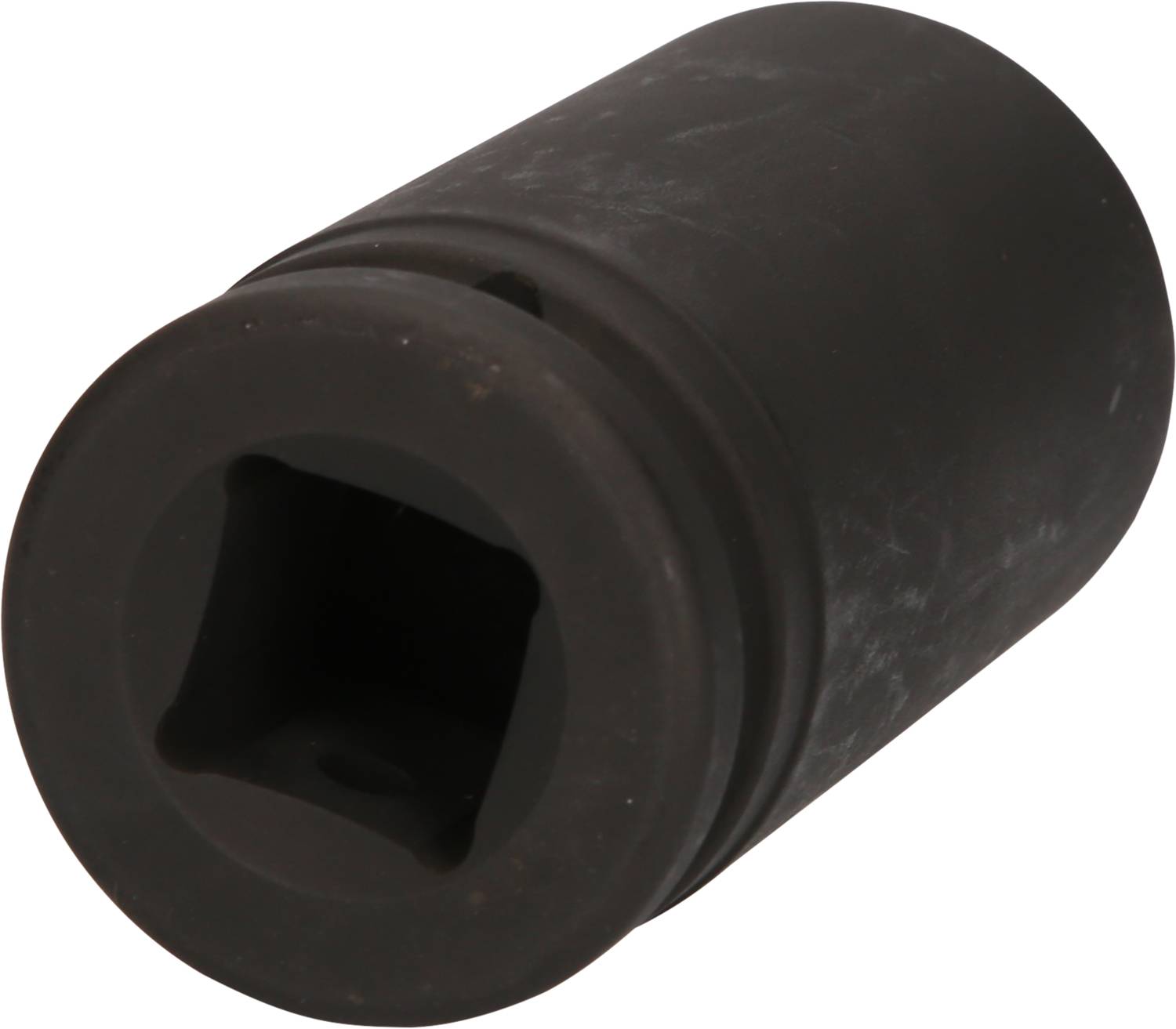 Ein schwarzer, zylindrischer Steckschlüsseleinsatz mit quadratischer Öffnung, oft für Schraubarbeiten verwendet.