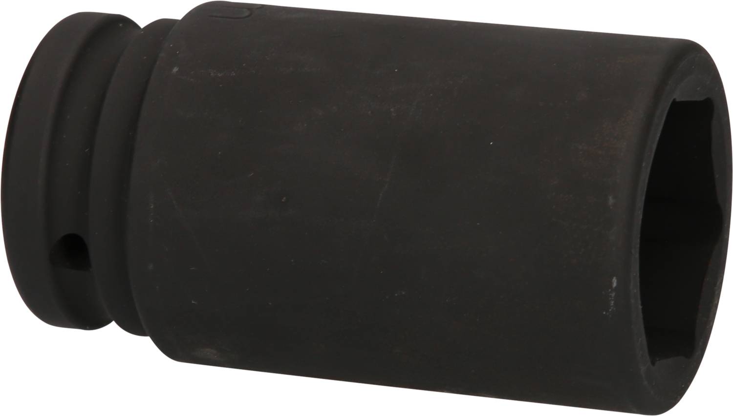 Schwarze, zylindrische Stecknuss mit abgerundeten Kanten. Geeignet für den Einsatz mit Schraubenschlüsseln oder Drehmomentschlüsseln.