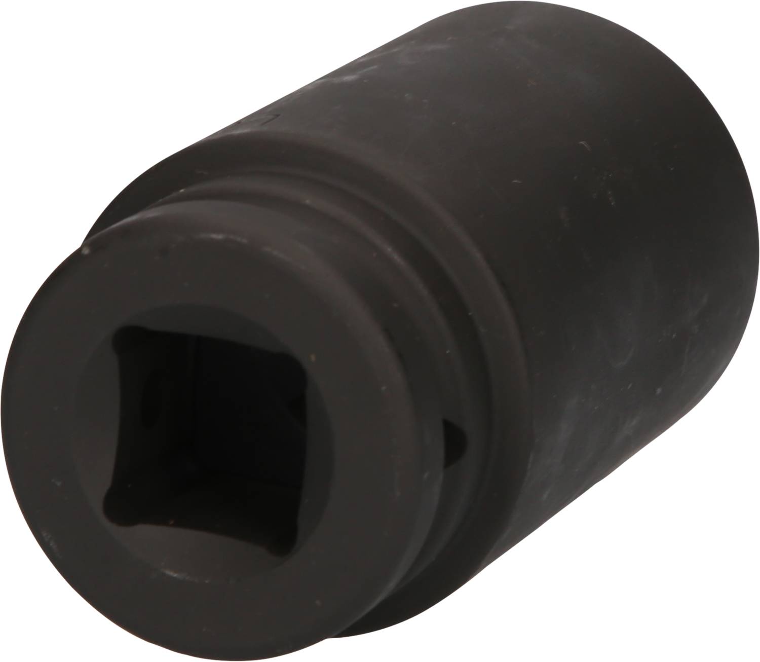 Ein schwarzer Adapter mit zylindrischer Form, der für den Einsatz mit Schlagnüssen oder Steckschlüsseln konzipiert ist.