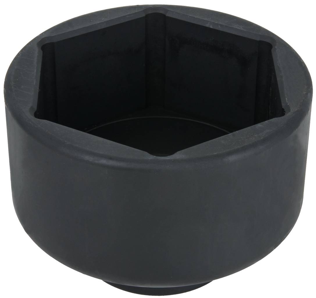 Ein schwarzes, sechseckiges Metallwerkzeug, möglicherweise eine große Schraubnuss oder Steckschlüssel, vor einem weißen Hintergrund.