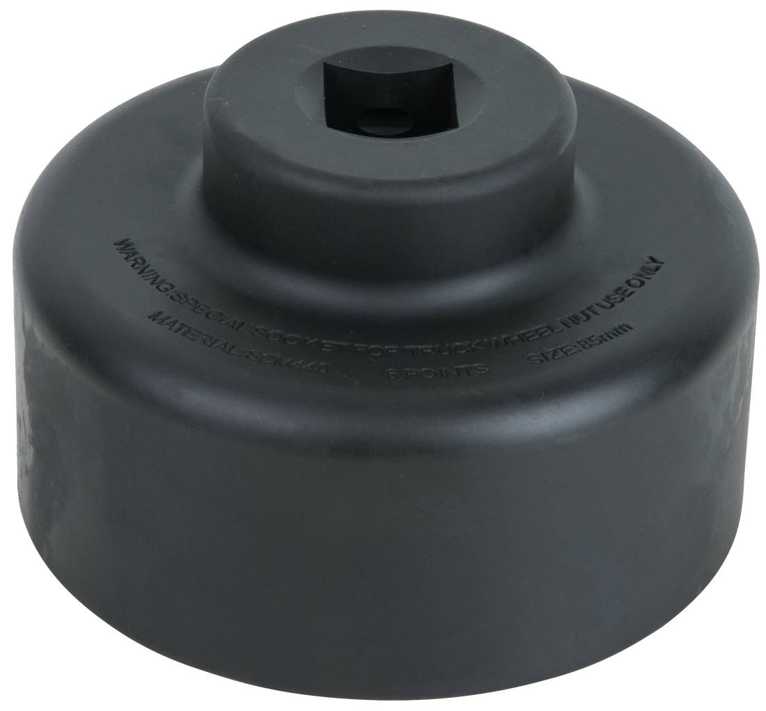 Ein schwarzer, runder Ölfilter-Schlüssel aus Metall mit einer quadratischen Öffnung oben zur Befestigung eines Werkzeugs.