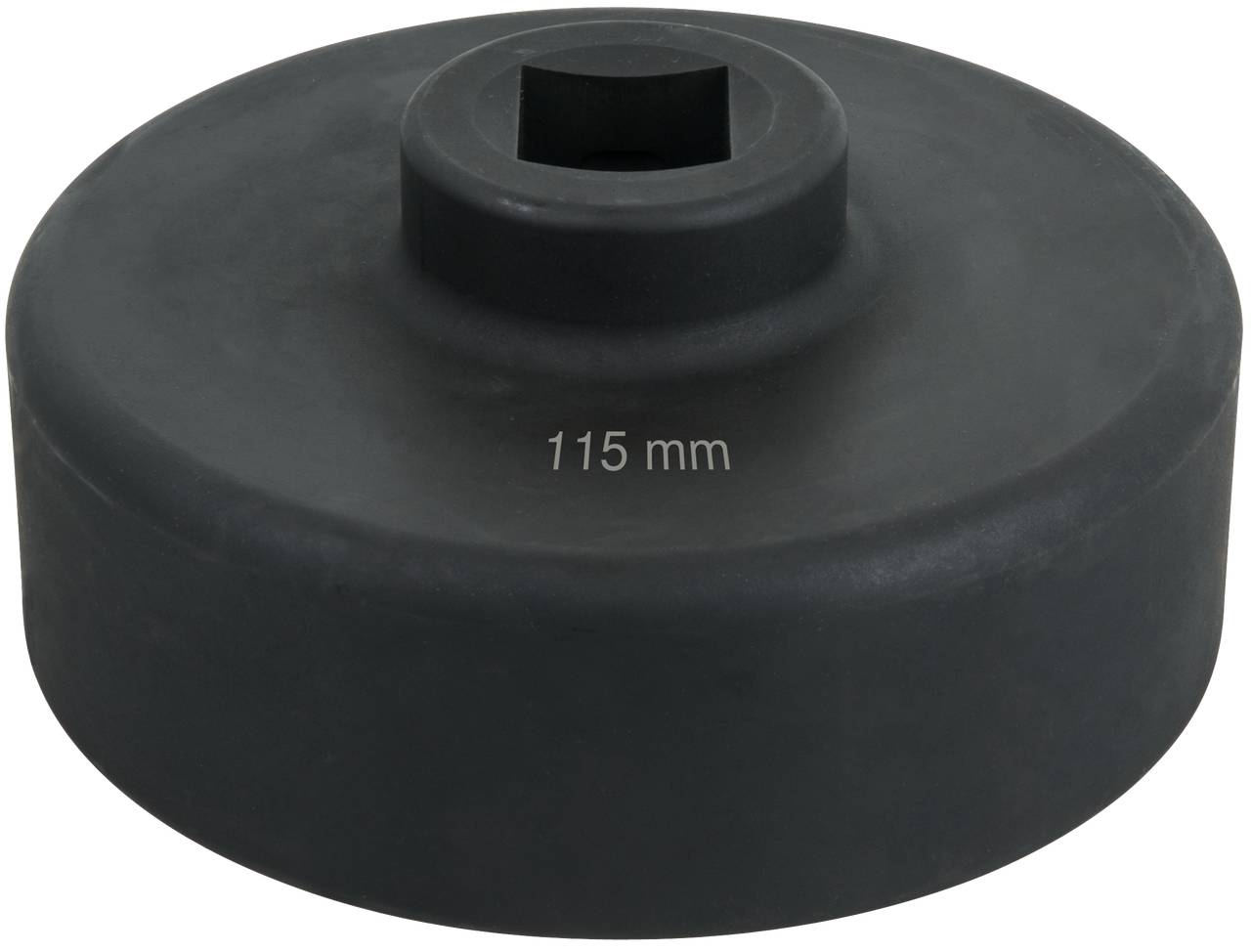 Ein schwarzer Metallaufsatz mit quadratischem Mittelloch und der Aufschrift '115 mm'. Verwendet zum Anziehen oder Lösen von runden Objekten.
