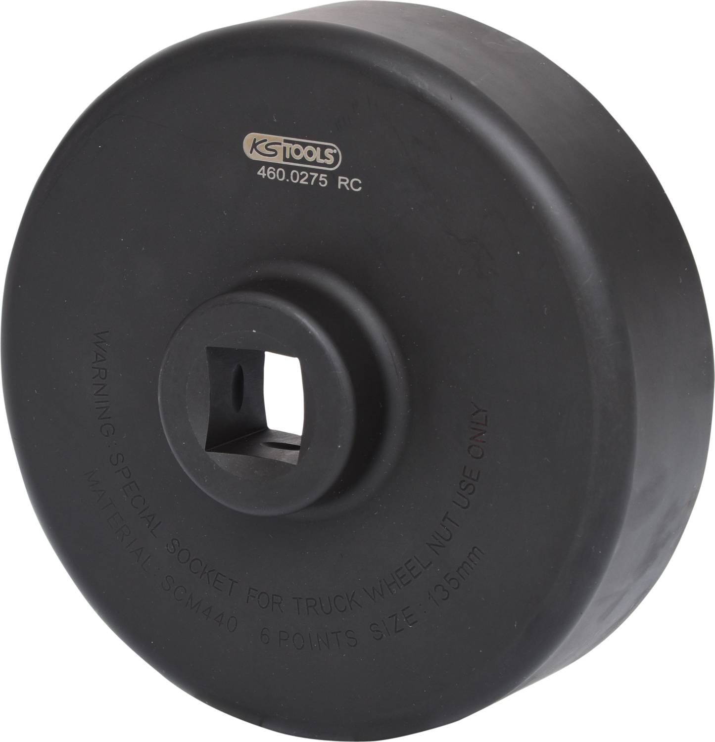 Ein schwarzer Spezialaufsatz für Lkw-Radmuttern von KS Tools. Größenangabe: 135 mm, Material: SCM440. Textaufdruck 
