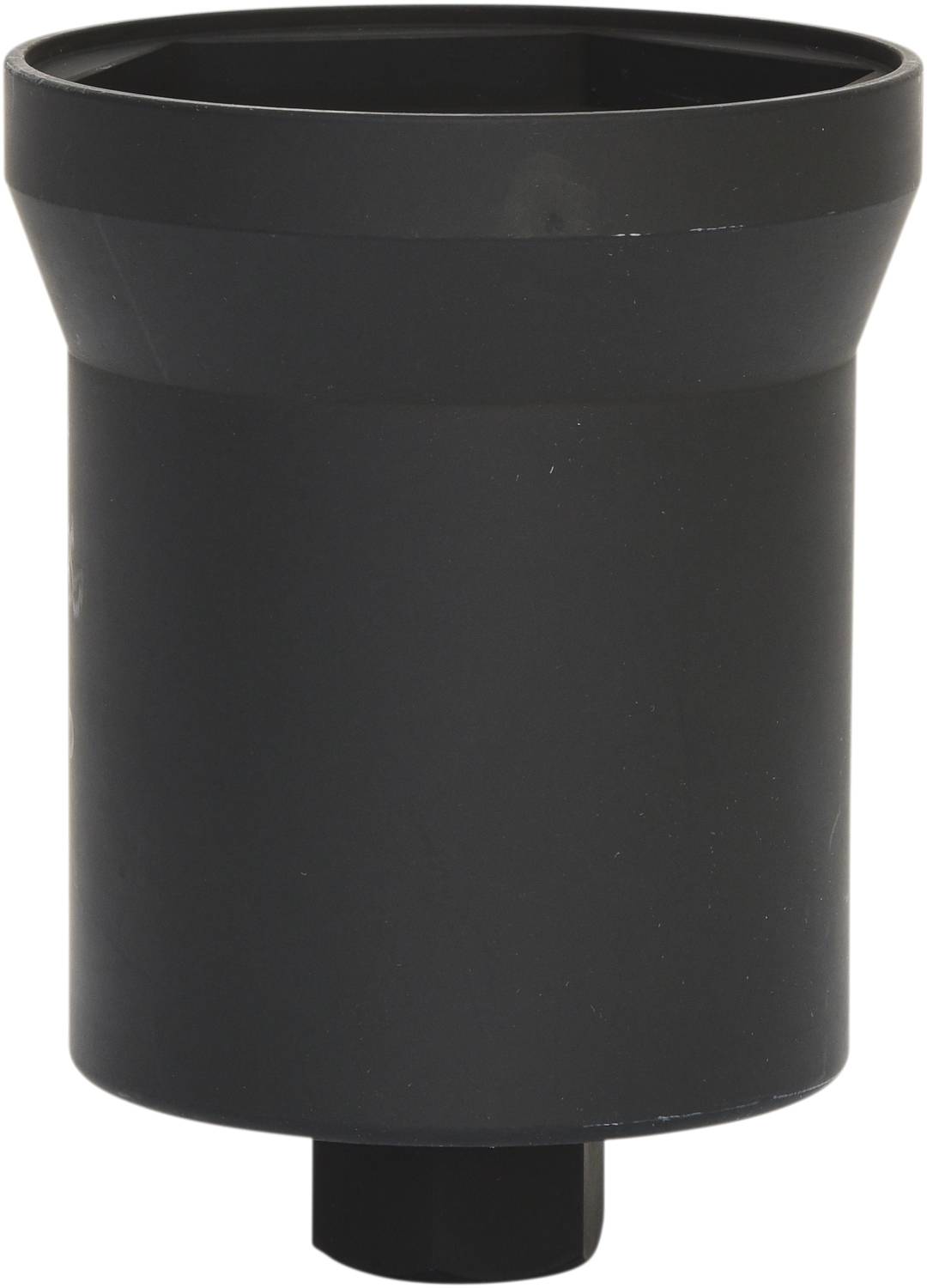Ein schwarzer, zylindrischer Plastikbecher mit einer breiteren Öffnung oben und einem schmaleren Sockel unten. Könnte als Trichter oder Halterung verwendet werden.